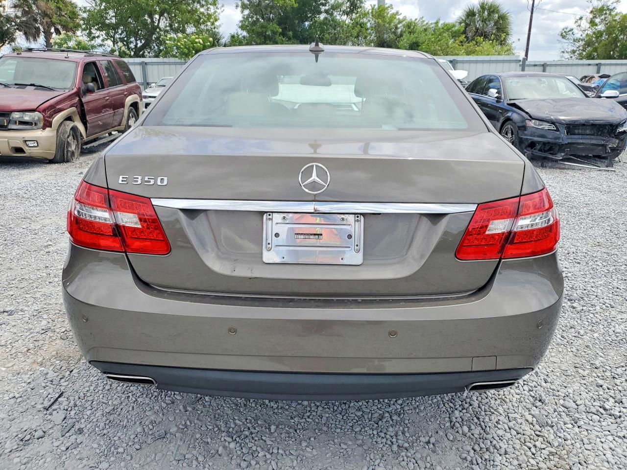 2013 Mercedes-benz E 350 Brown vin: WDDHF5KB7DA706773