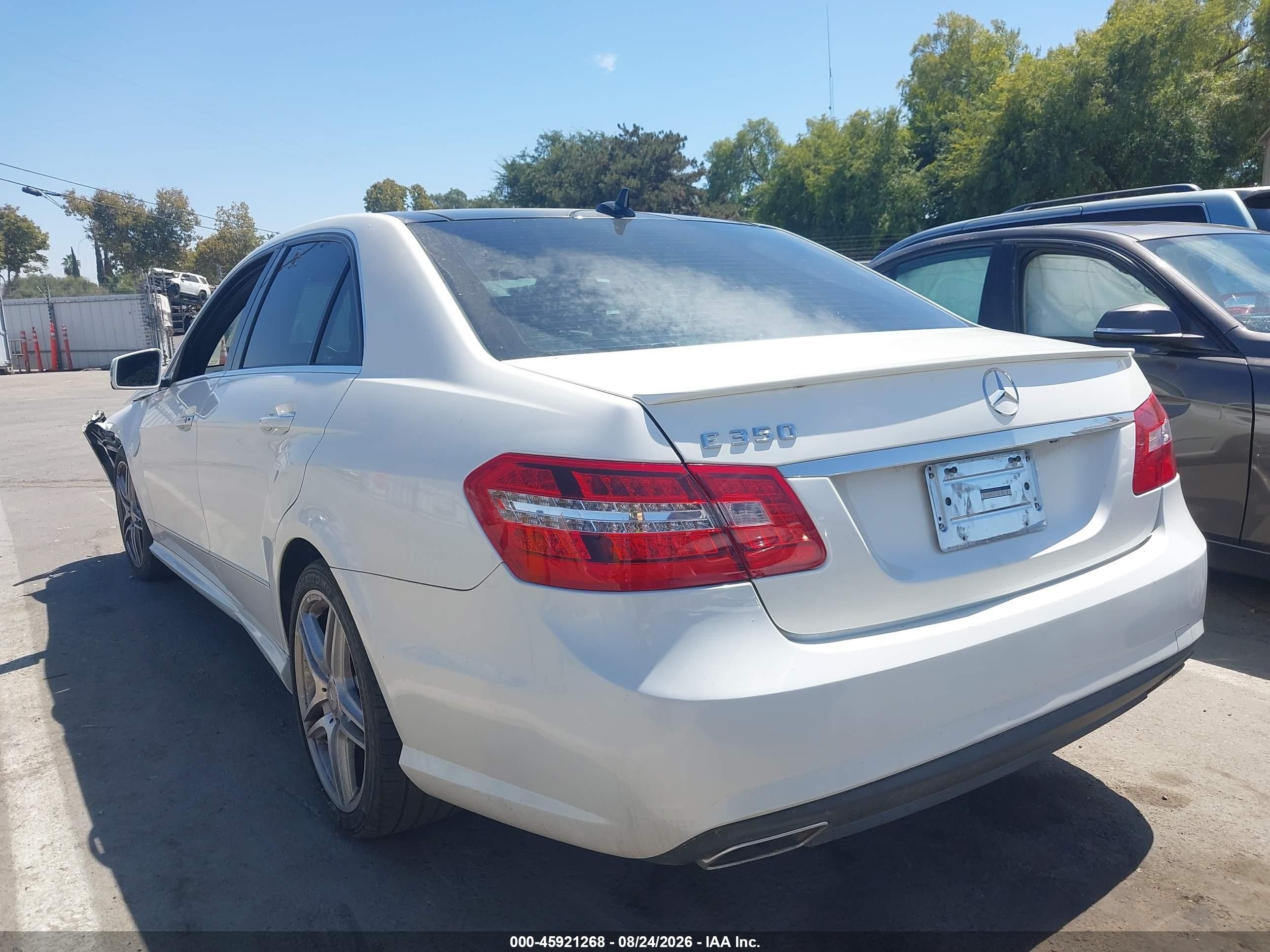 2013 Mercedes-benz E 350   White vin: WDDHF5KB7DA723573