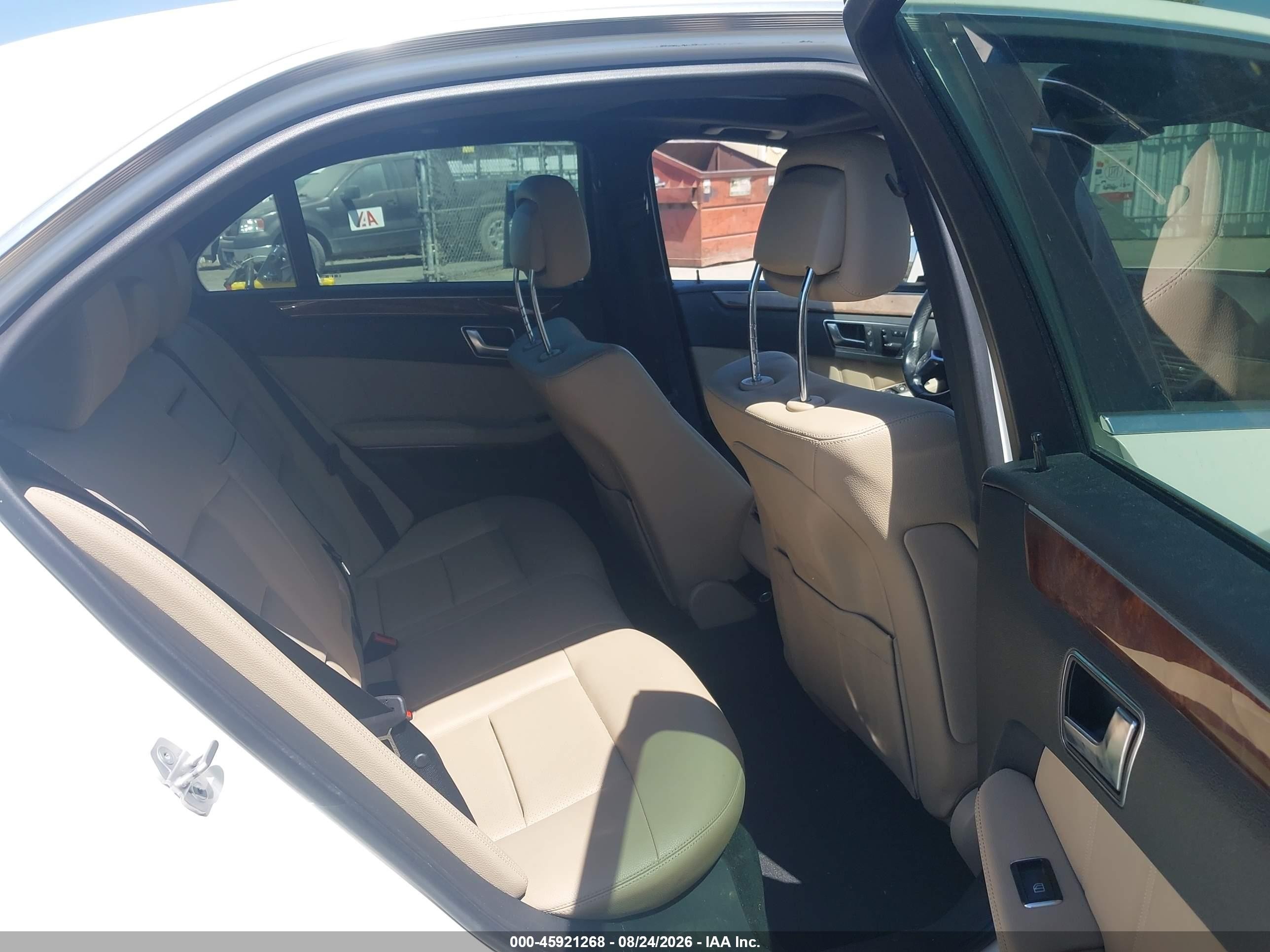 2013 Mercedes-benz E 350   White vin: WDDHF5KB7DA723573