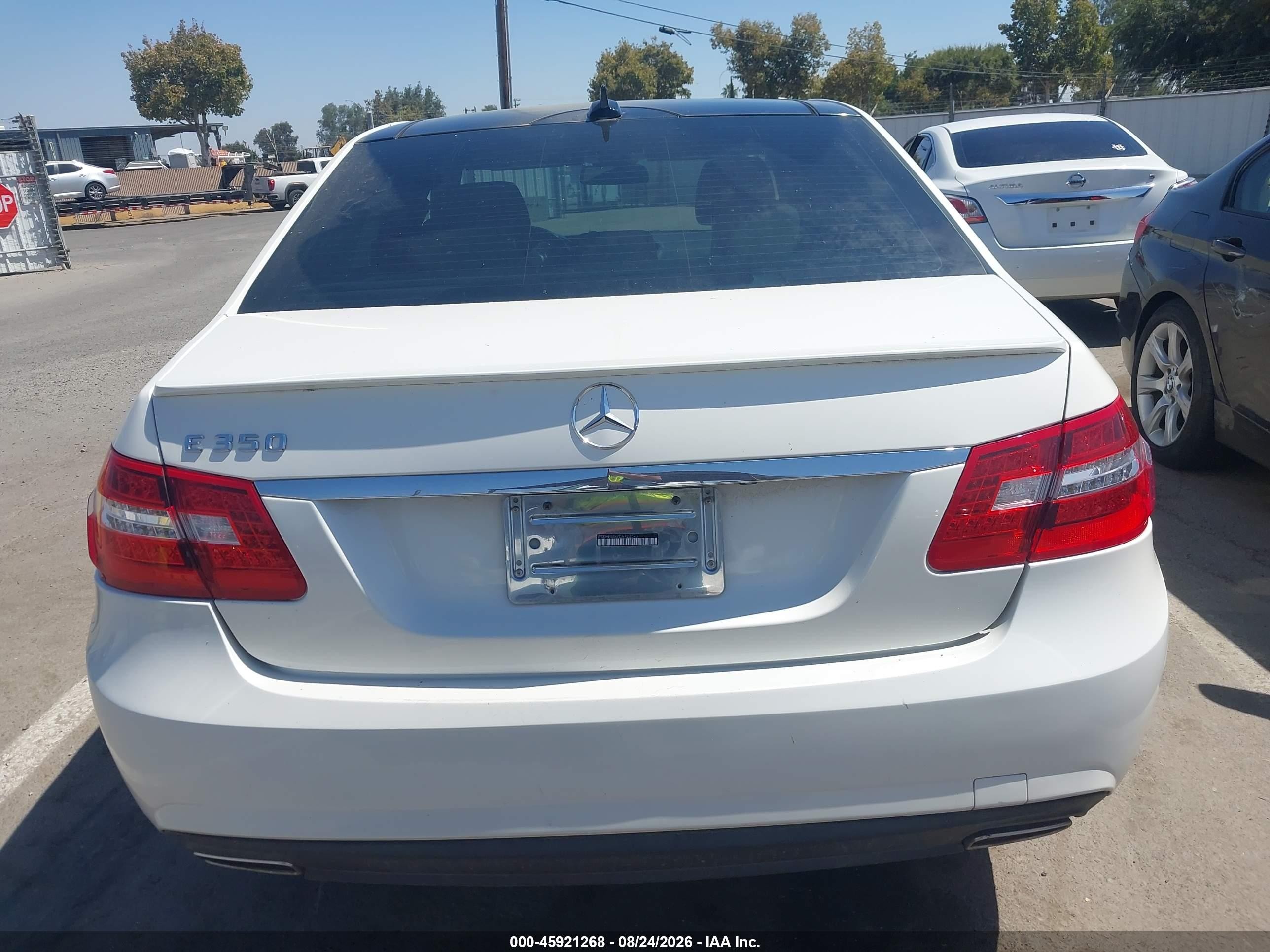 2013 Mercedes-benz E 350   White vin: WDDHF5KB7DA723573