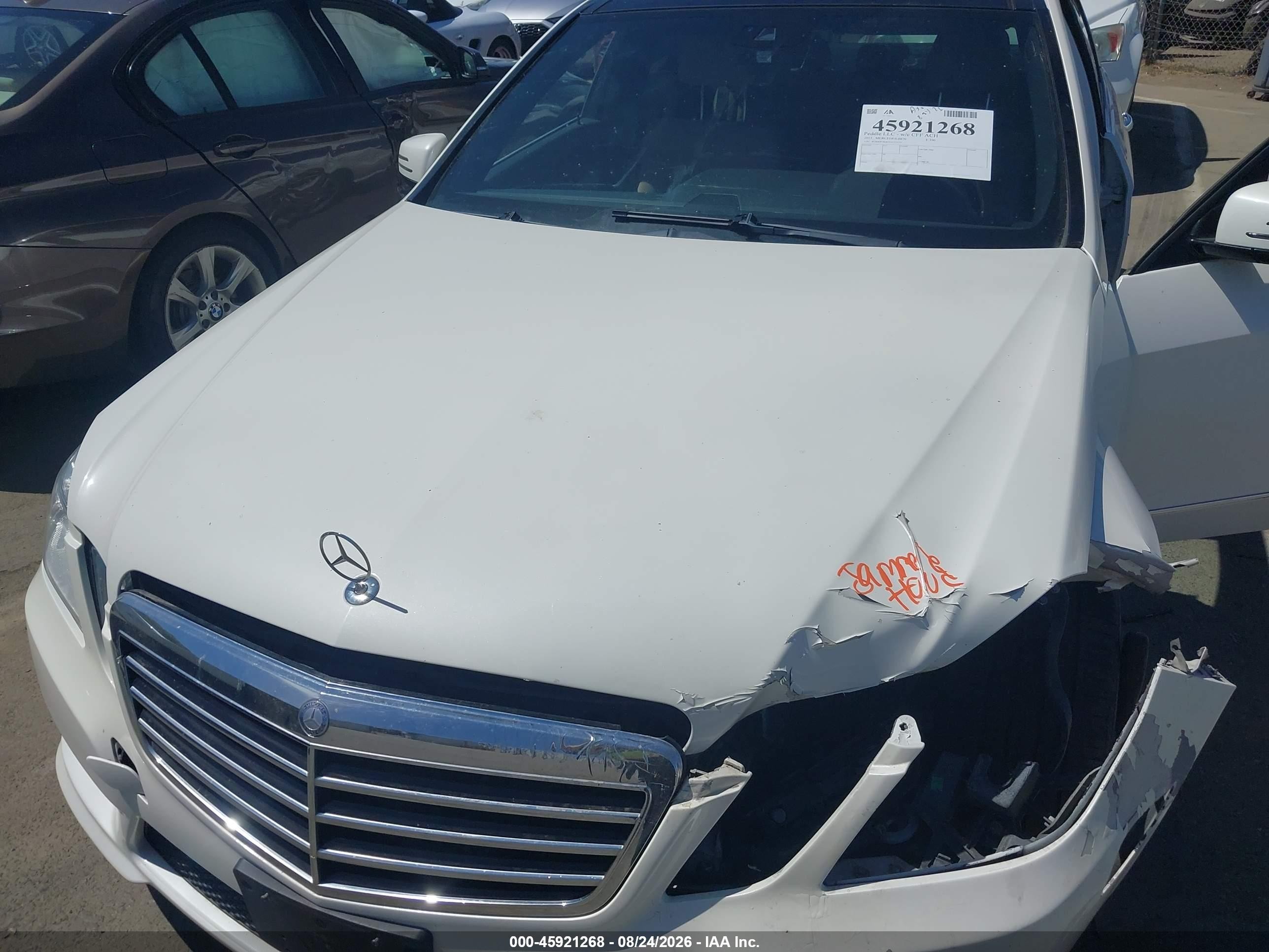 2013 Mercedes-benz E 350   White vin: WDDHF5KB7DA723573