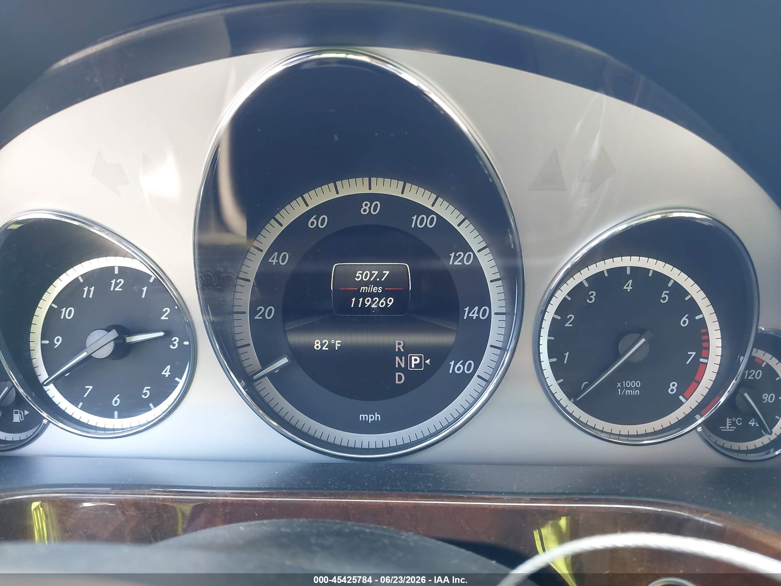 2013 Mercedes-benz E 350   Белый vin: WDDHF5KB7DA746464