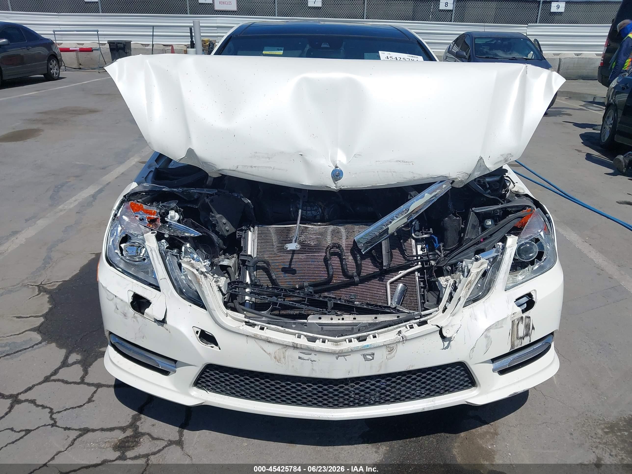 2013 Mercedes-benz E 350   Белый vin: WDDHF5KB7DA746464