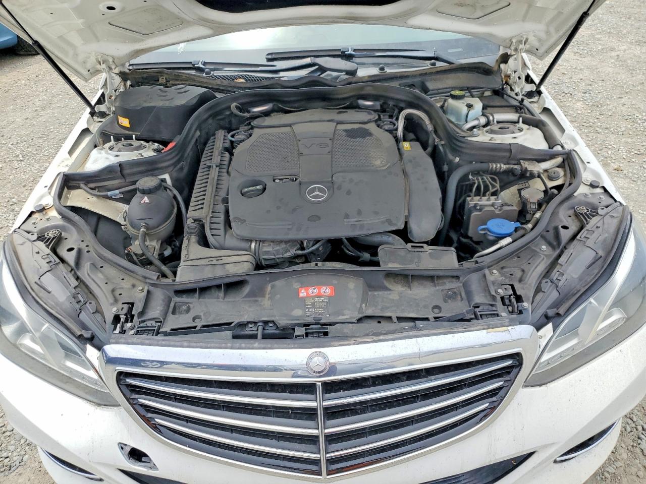 2014 Mercedes-benz E 350 White vin: WDDHF5KB7EA821312