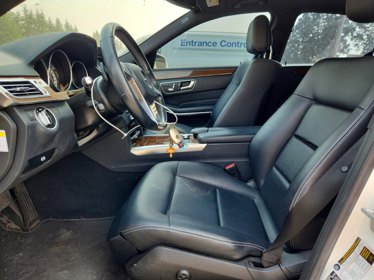 2014 Mercedes-benz E 350 White vin: WDDHF5KB7EA840331