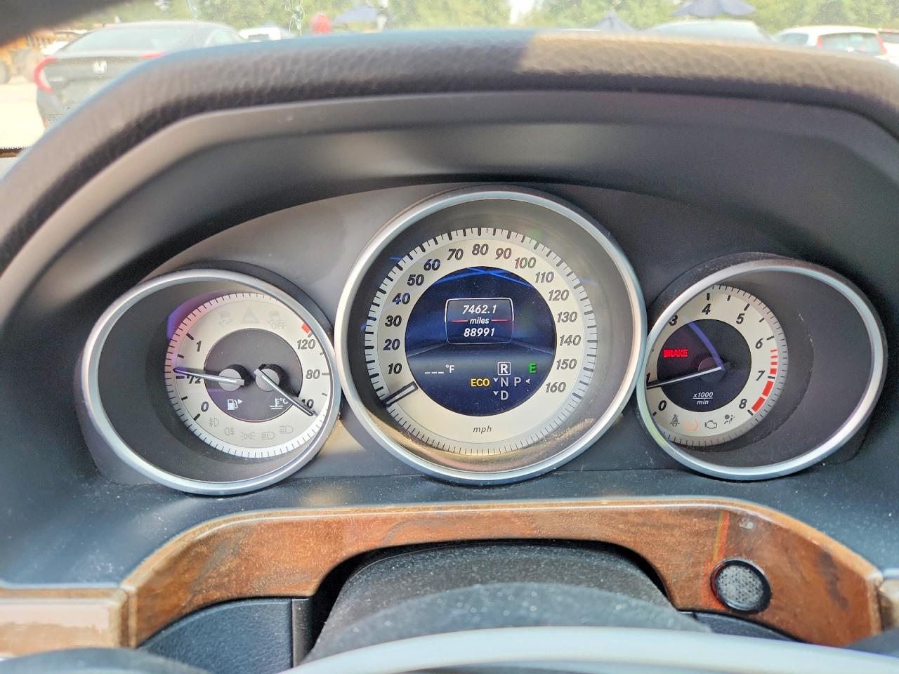2014 Mercedes-benz E 350 White vin: WDDHF5KB7EA840331