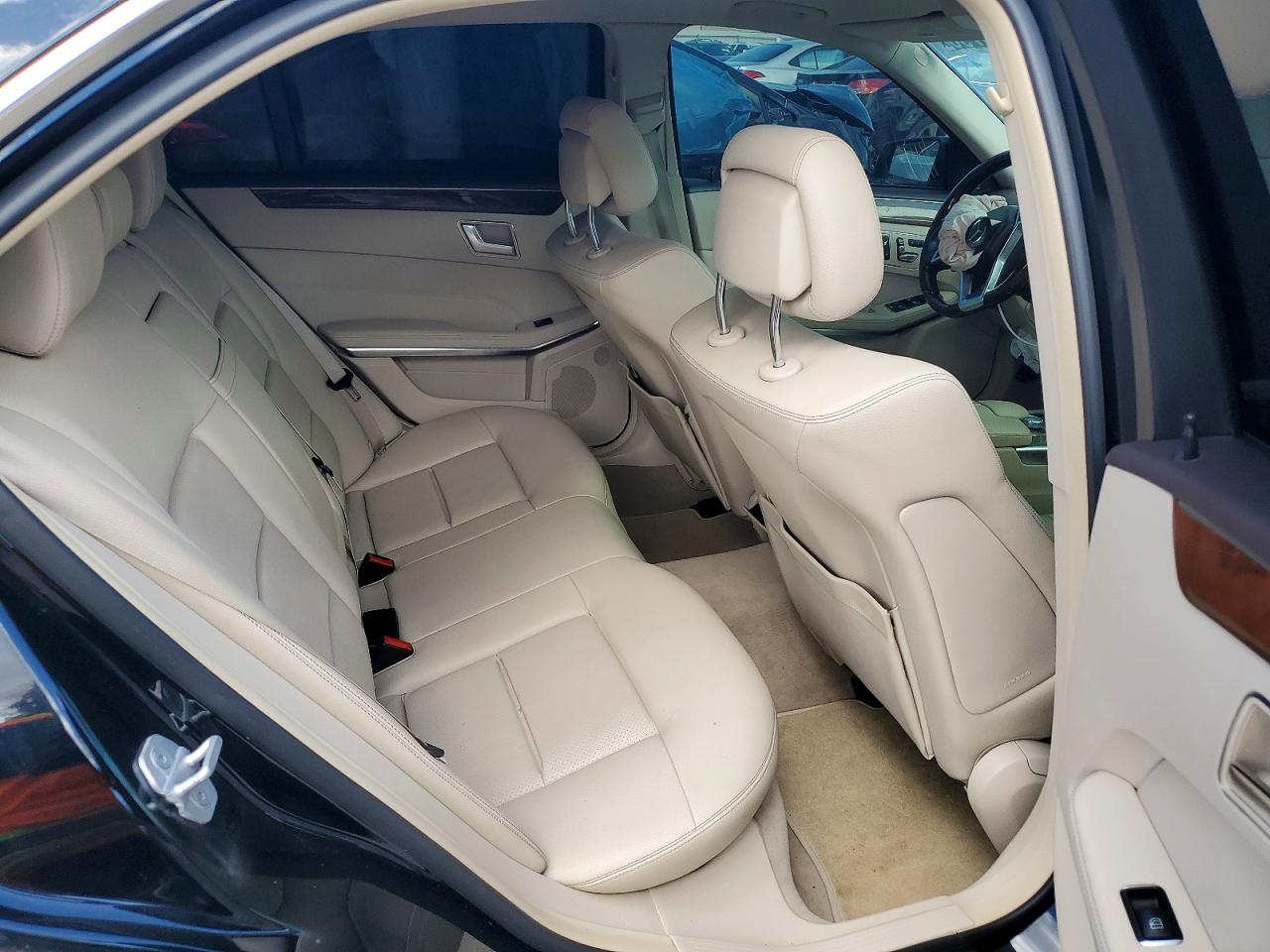 2014 Mercedes-benz E 350 Black vin: WDDHF5KB7EA868601