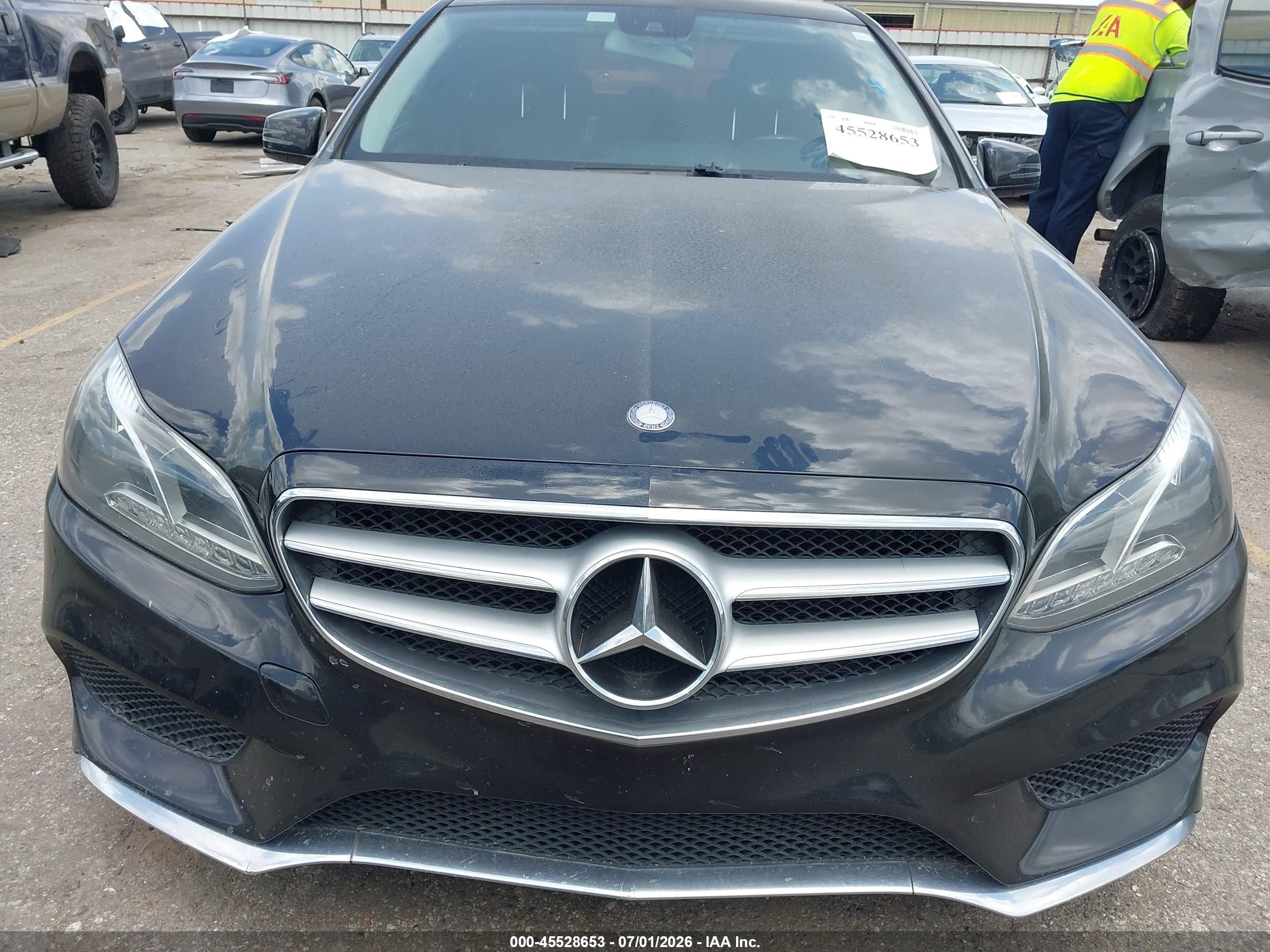 2014 Mercedes-benz E 350   Black vin: WDDHF5KB7EA897015