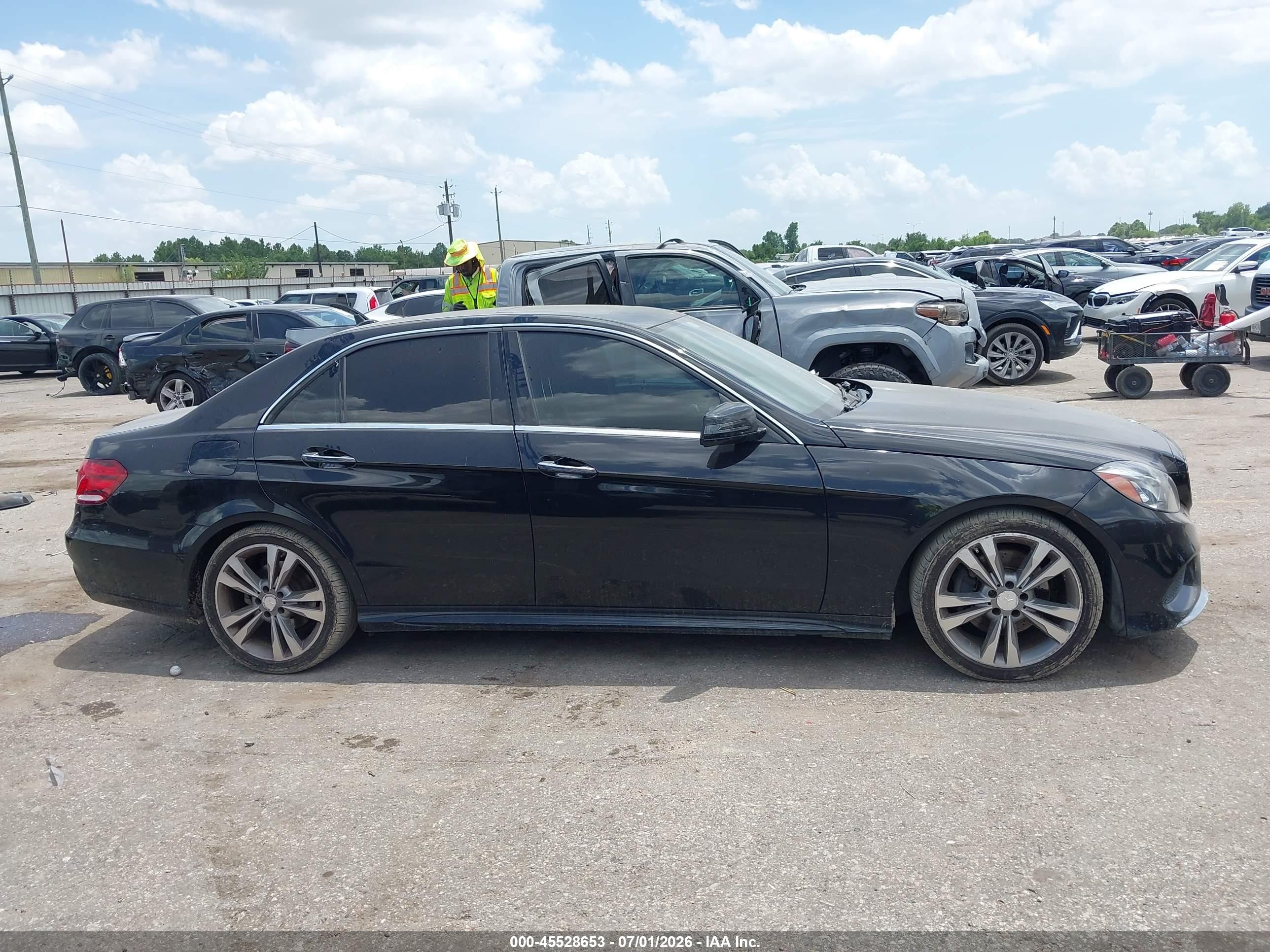 2014 Mercedes-benz E 350   Black vin: WDDHF5KB7EA897015