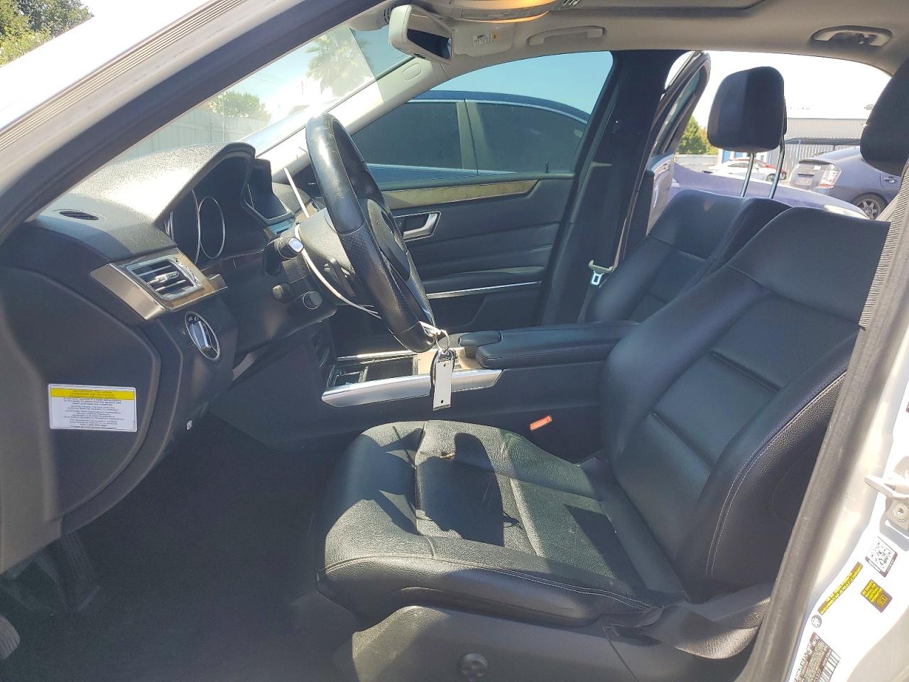 2014 Mercedes-benz E 350 White vin: WDDHF5KB7EA903377