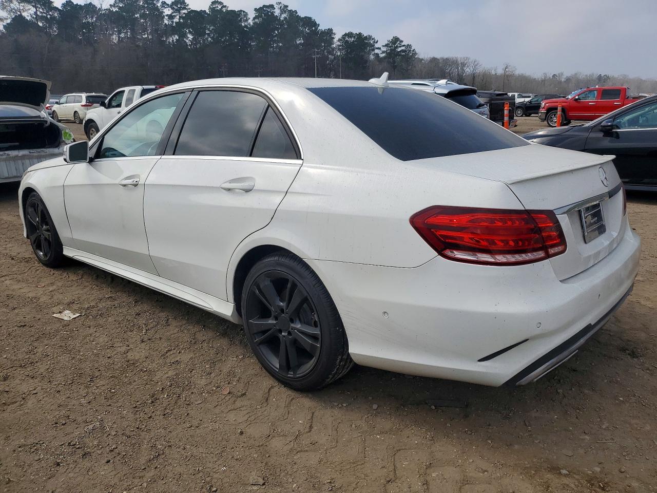 2014 Mercedes-benz E 350 White vin: WDDHF5KB7EA961344