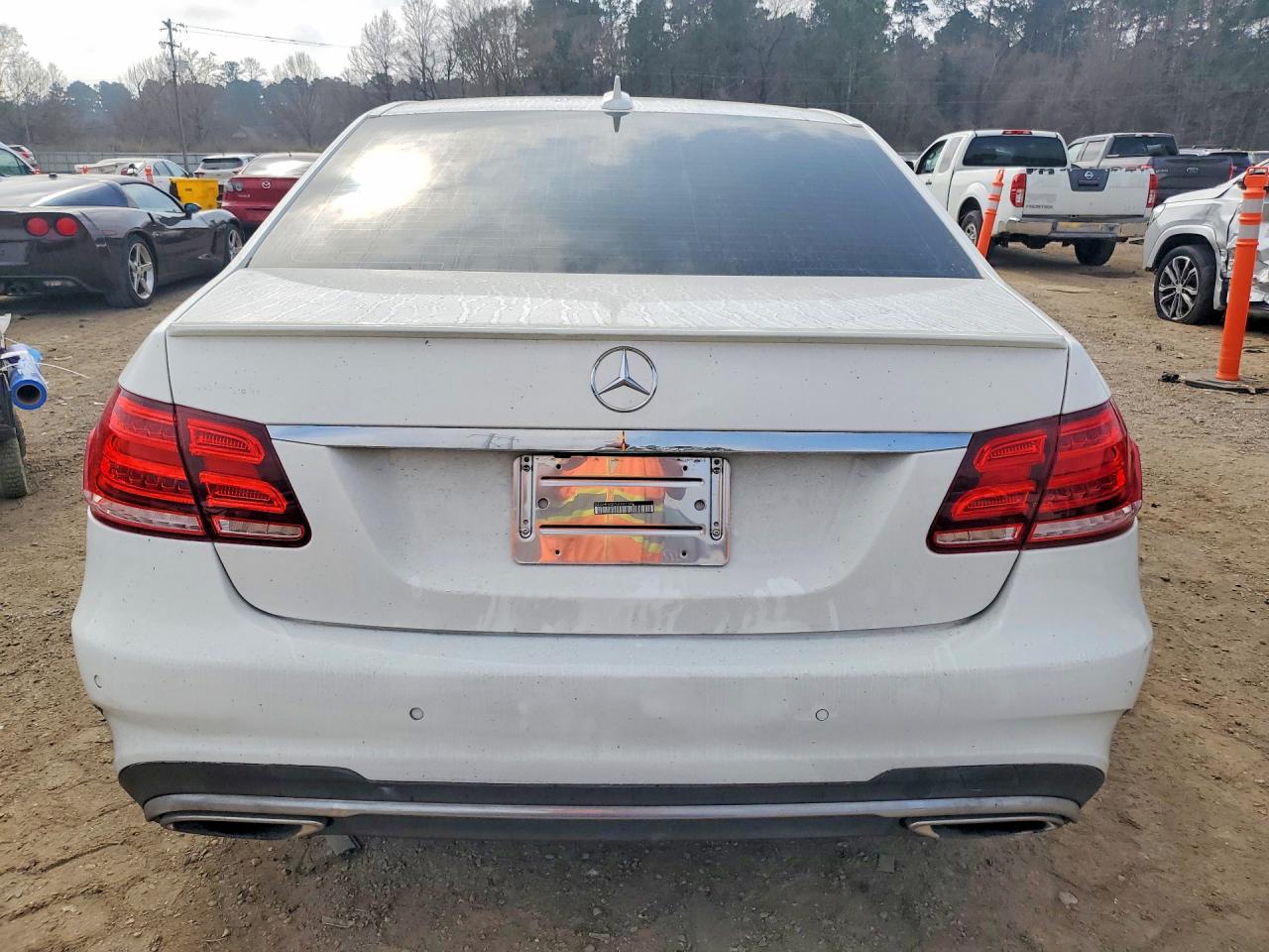 2014 Mercedes-benz E 350 White vin: WDDHF5KB7EA961344