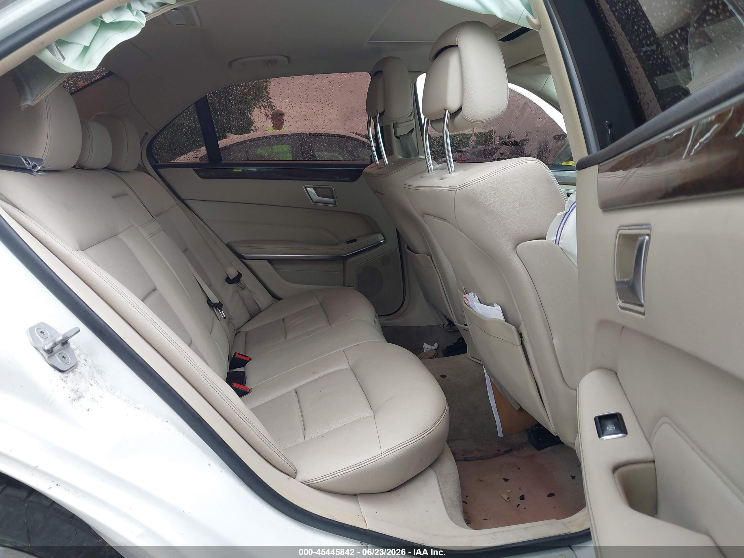 2014 Mercedes-benz E 350 White vin: WDDHF5KB7EA964177