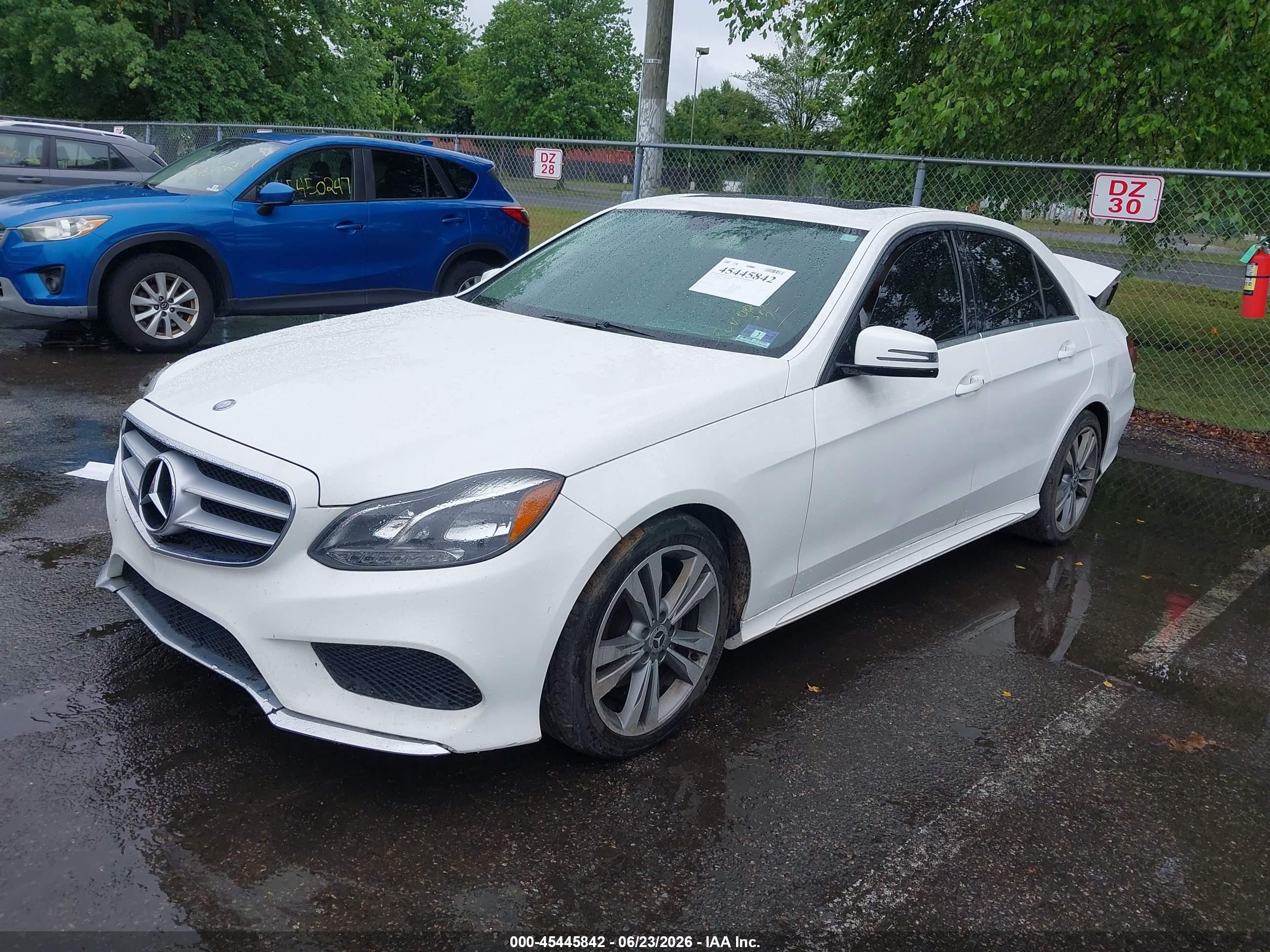 2014 Mercedes-benz E 350 White vin: WDDHF5KB7EA964177