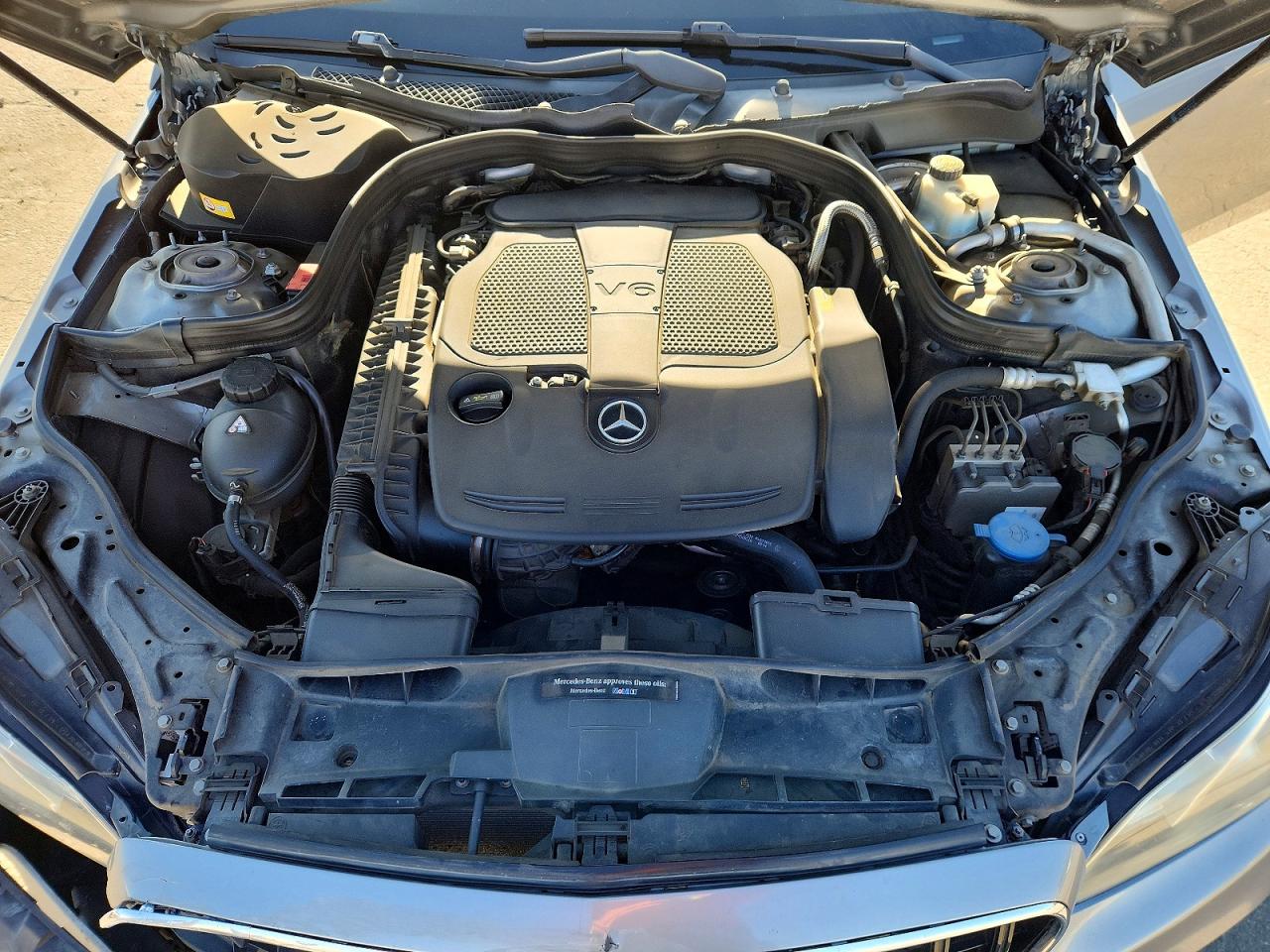 2014 Mercedes-benz E 350 Silver vin: WDDHF5KB7EB007929
