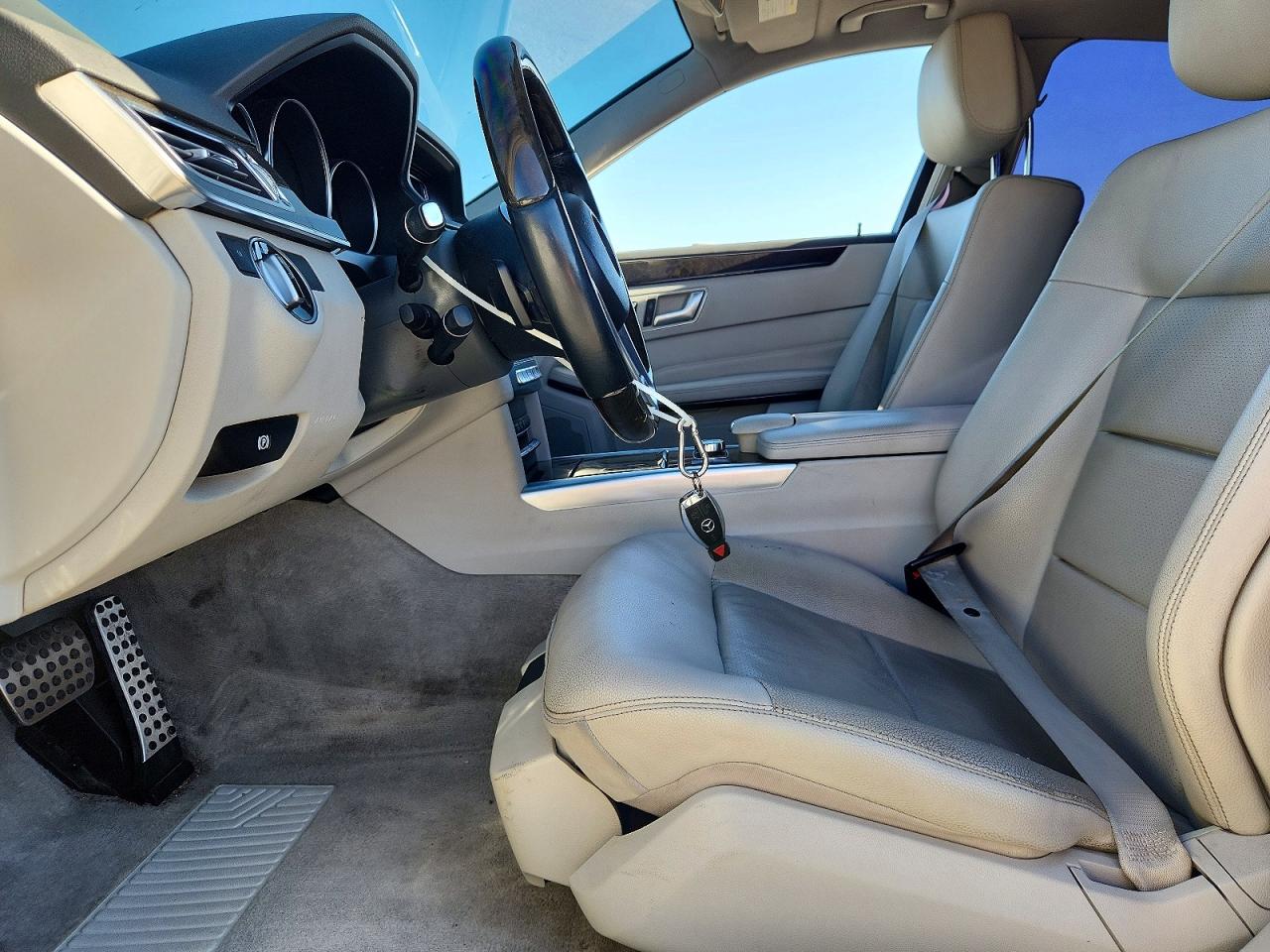 2014 Mercedes-benz E 350 Silver vin: WDDHF5KB7EB007929