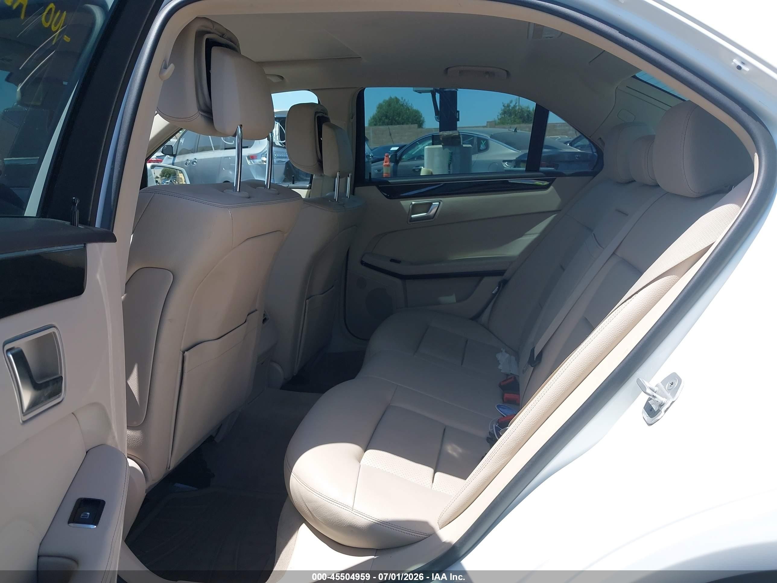 2014 Mercedes-benz E 350   White vin: WDDHF5KB7EB021765