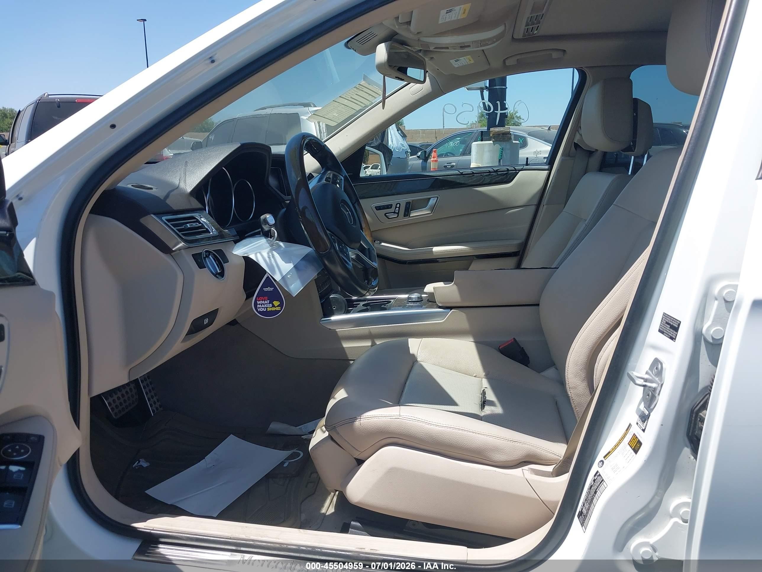 2014 Mercedes-benz E 350   White vin: WDDHF5KB7EB021765