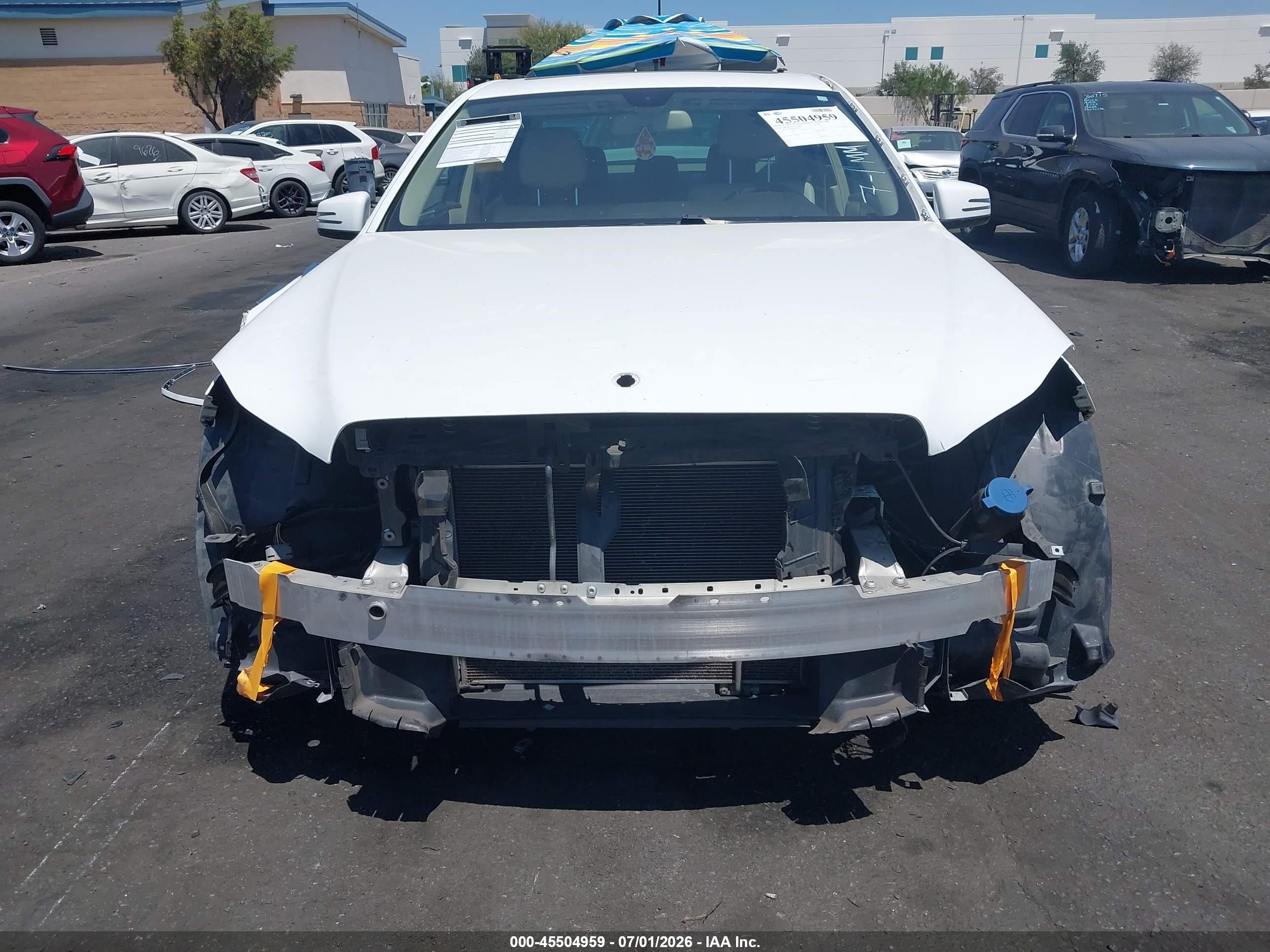 2014 Mercedes-benz E 350   White vin: WDDHF5KB7EB021765