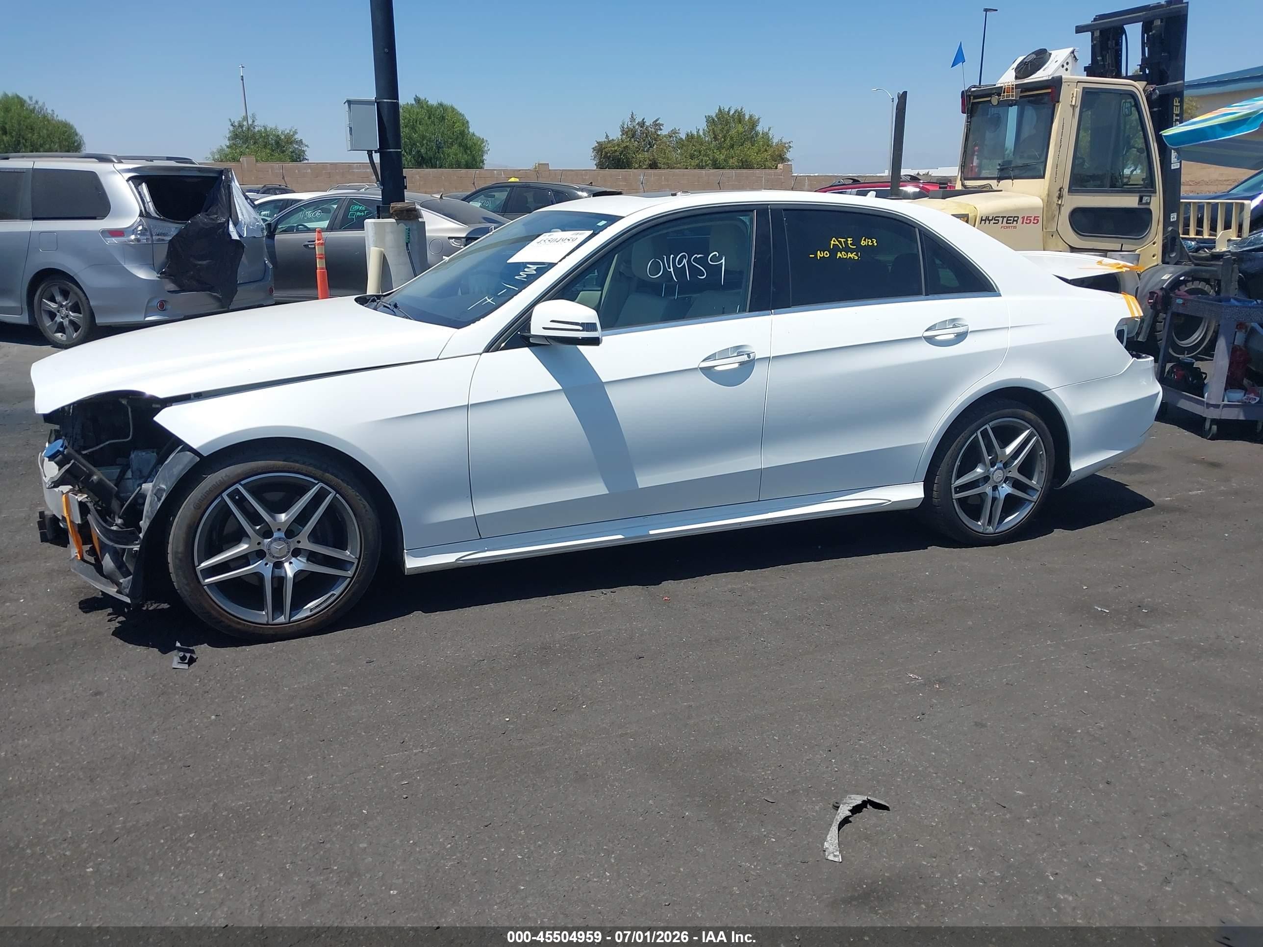 2014 Mercedes-benz E 350   White vin: WDDHF5KB7EB021765