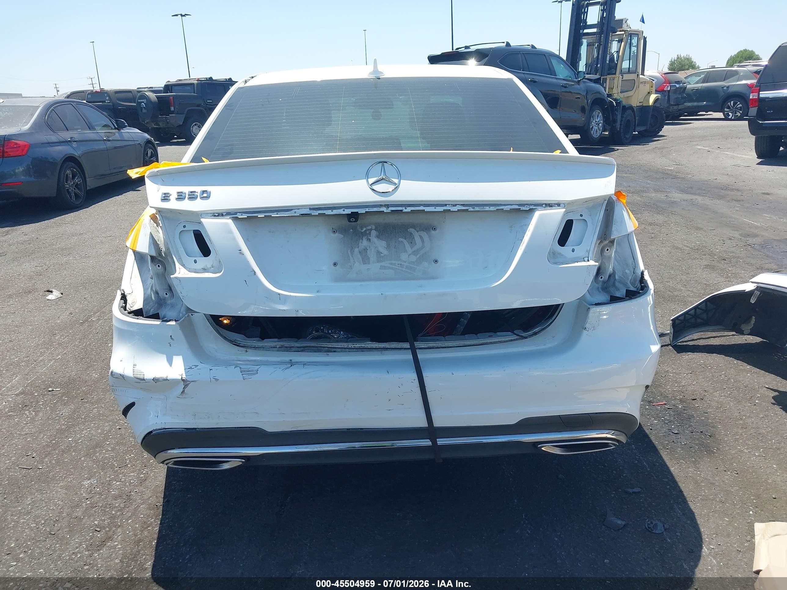 2014 Mercedes-benz E 350   White vin: WDDHF5KB7EB021765