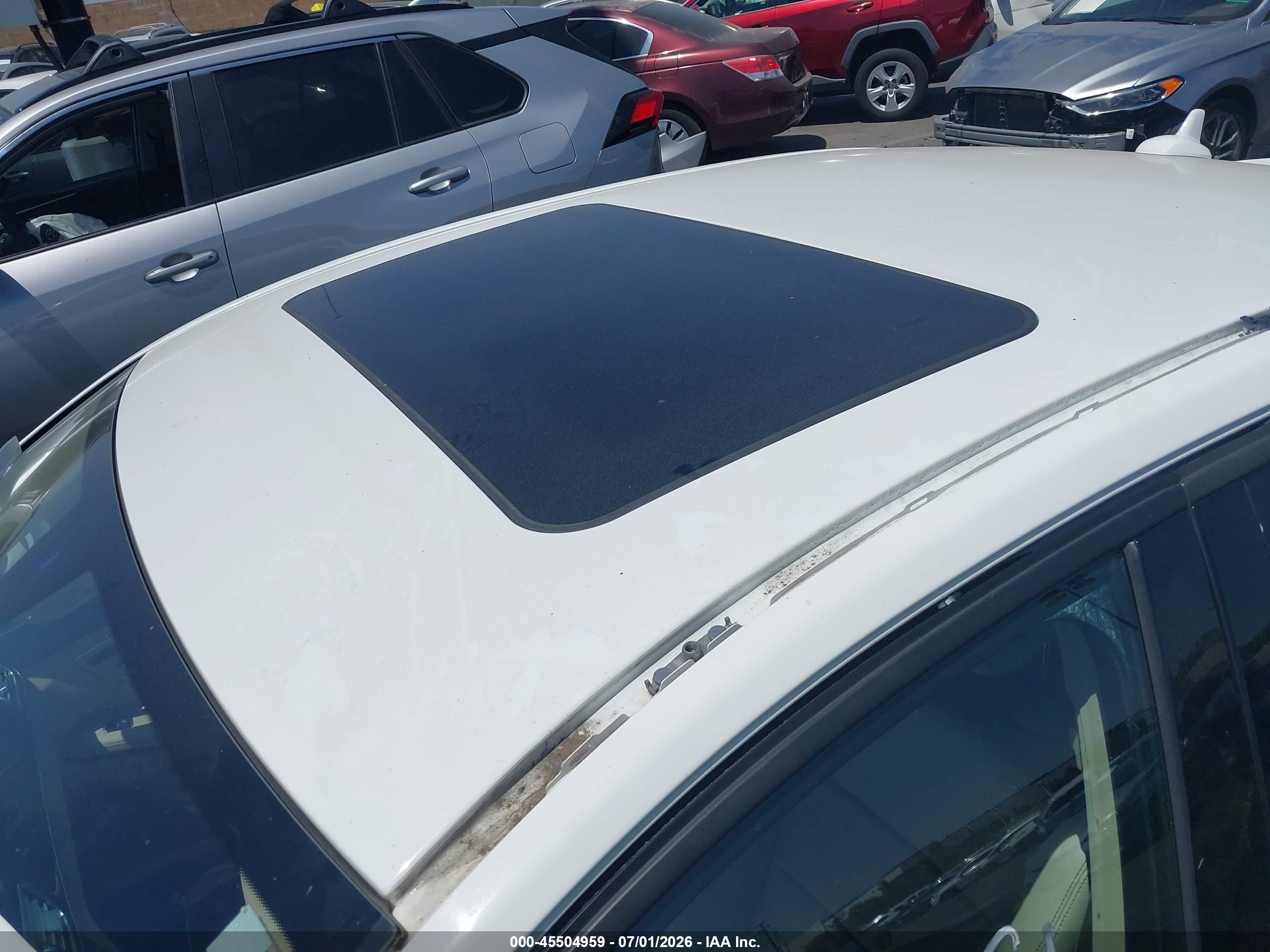 2014 Mercedes-benz E 350   White vin: WDDHF5KB7EB021765