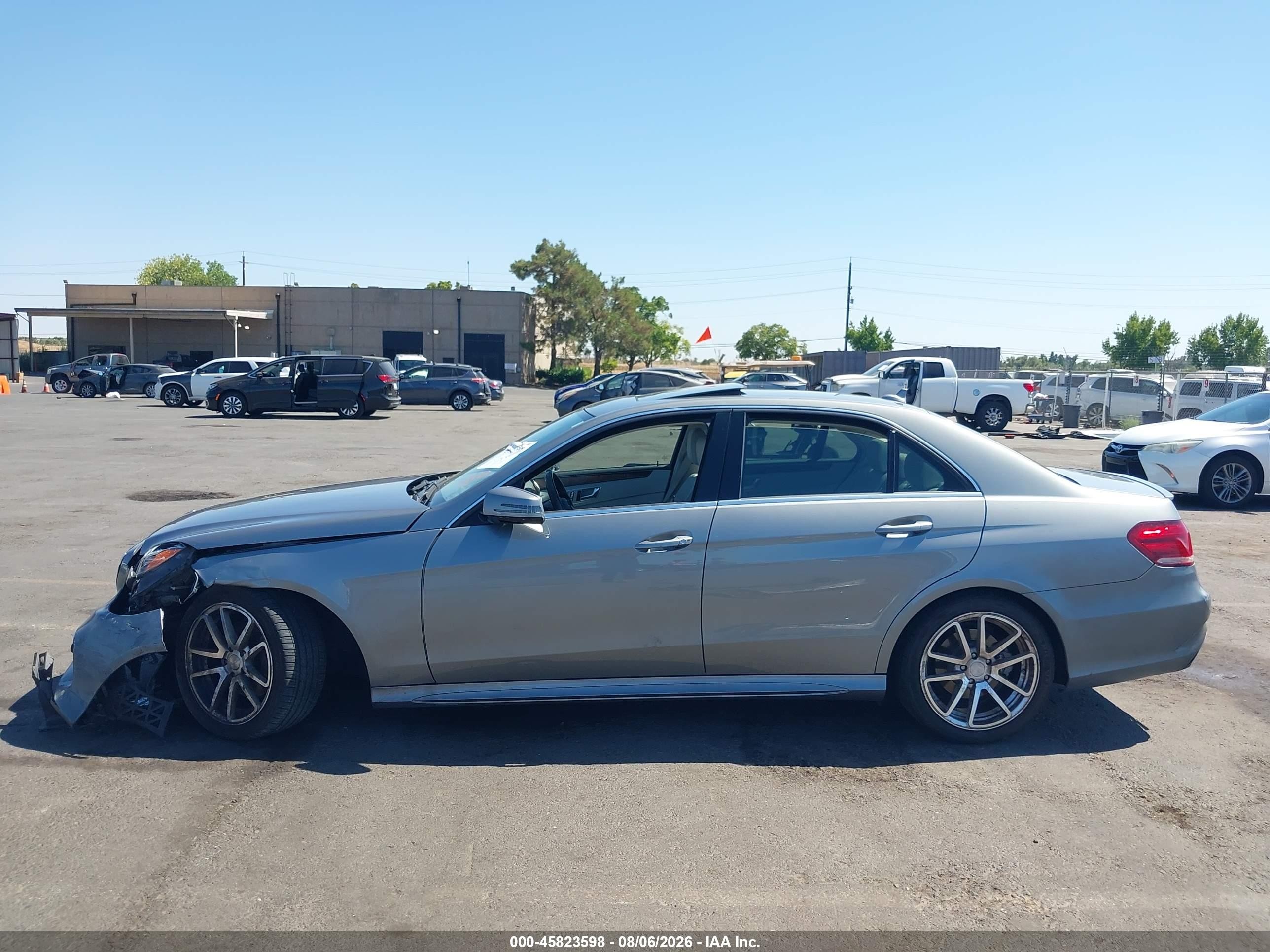 2014 Mercedes-benz E 350 Серый vin: WDDHF5KB7EB022270