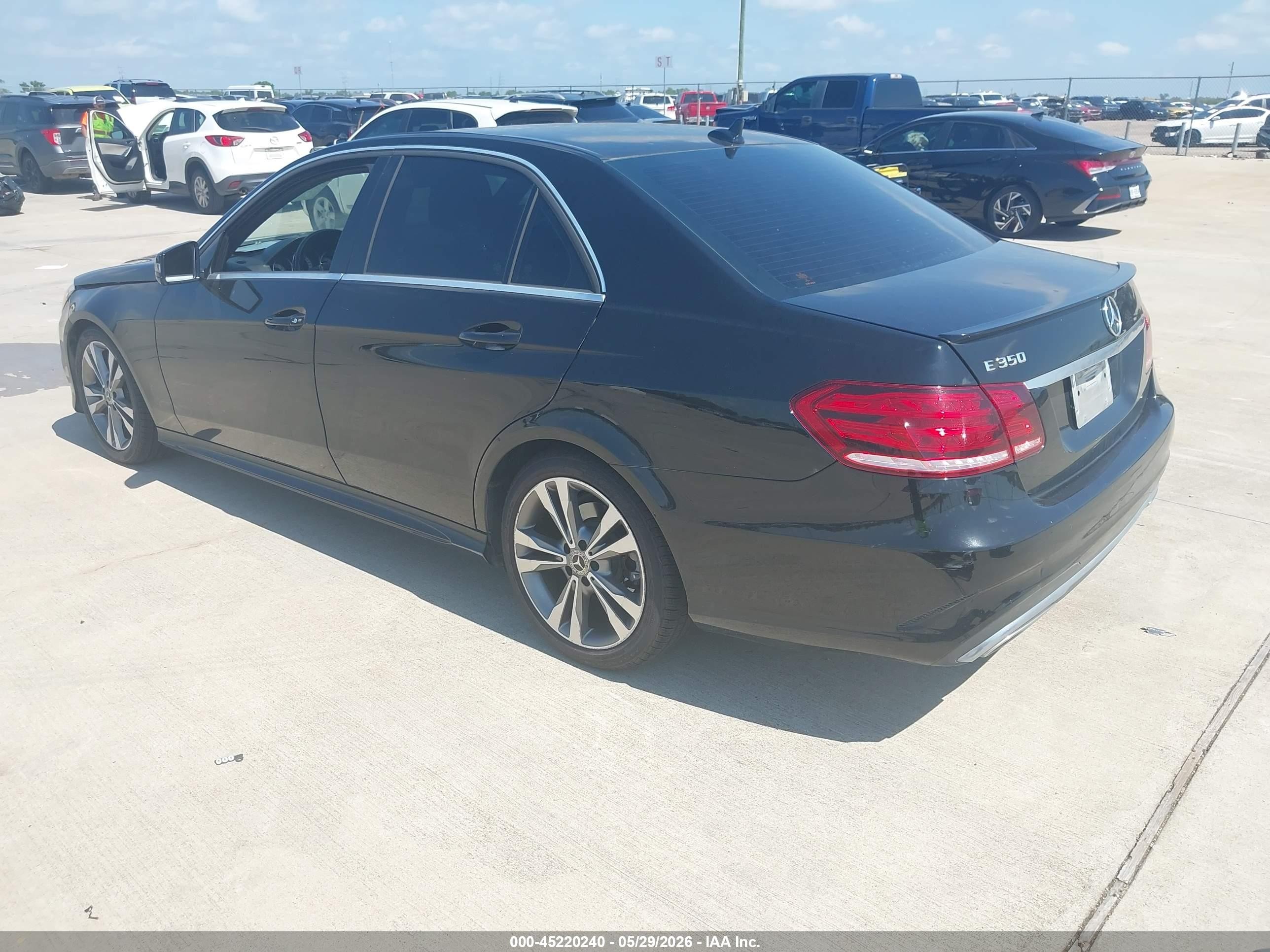2015 Mercedes-benz E 350   Black vin: WDDHF5KB7FB106977