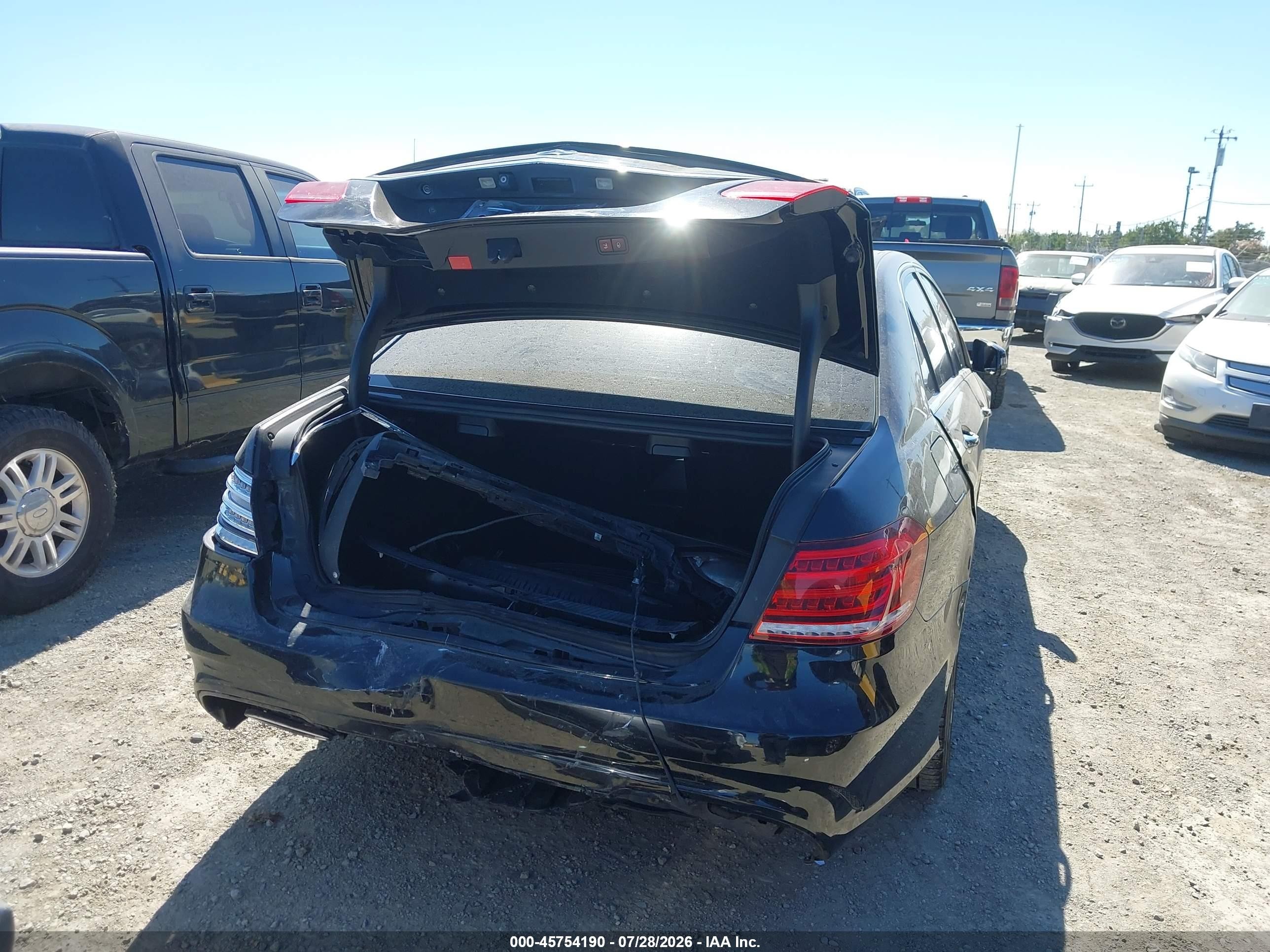 2016 Mercedes-benz E 350   Black vin: WDDHF5KB7GB184936