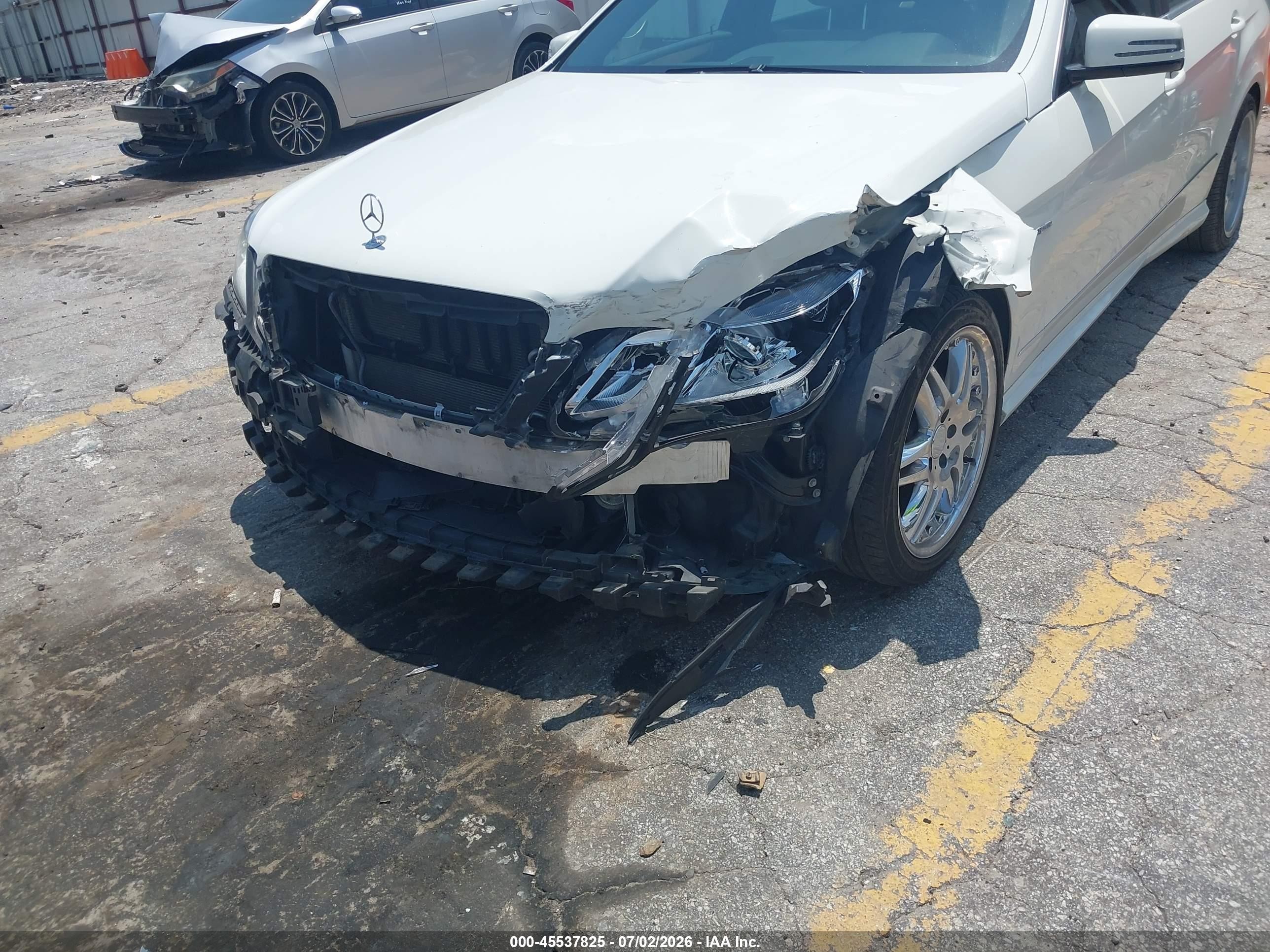 2012 Mercedes-benz E 350 White vin: WDDHF5KB8CA527575