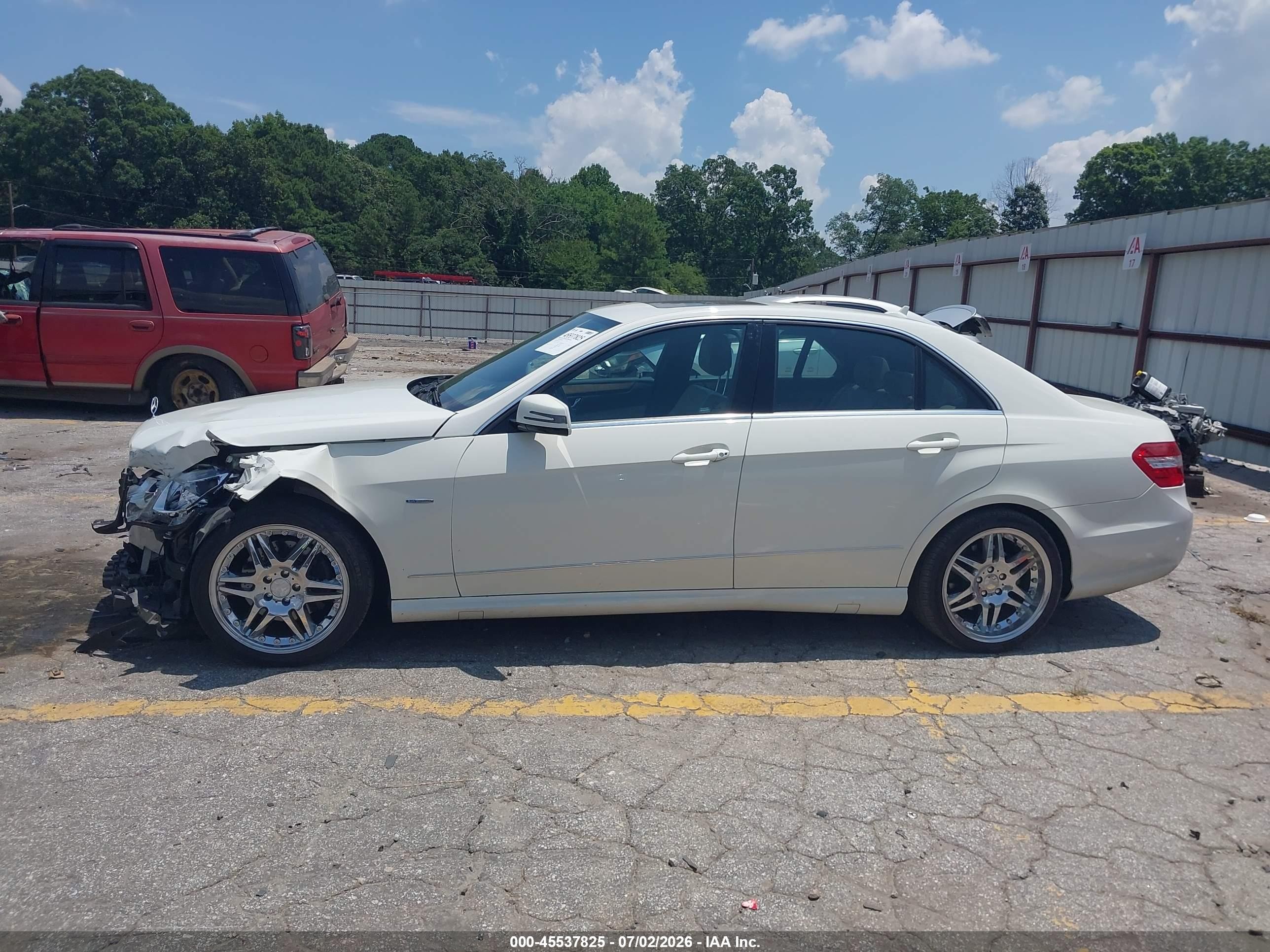 2012 Mercedes-benz E 350 White vin: WDDHF5KB8CA527575