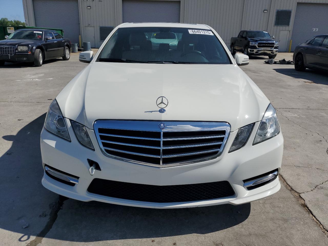 2012 Mercedes-benz E 350 White vin: WDDHF5KB8CA554940
