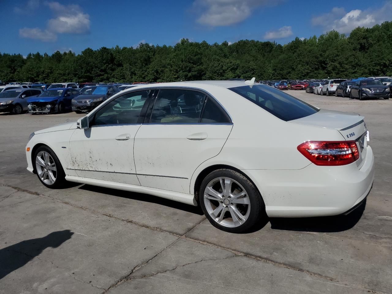 2012 Mercedes-benz E 350 White vin: WDDHF5KB8CA554940