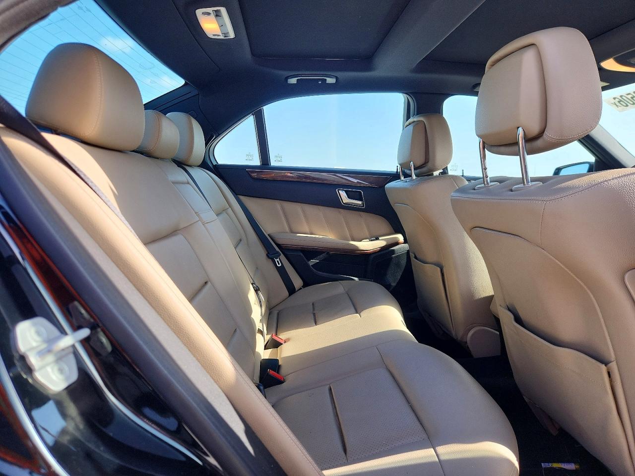 2012 Mercedes-benz E 350 Black vin: WDDHF5KB8CA555537
