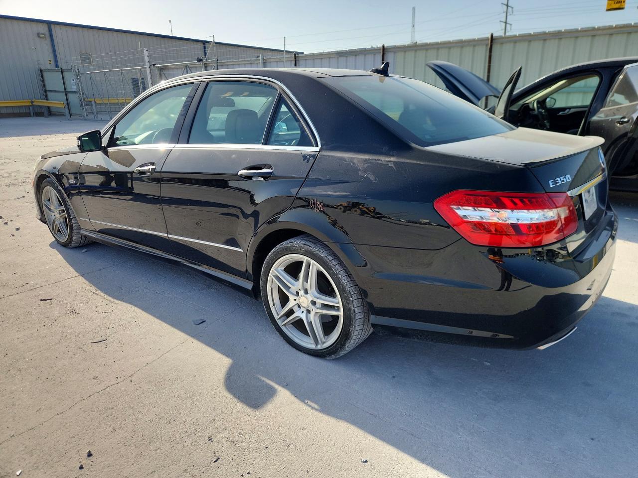 2012 Mercedes-benz E 350 Black vin: WDDHF5KB8CA555537