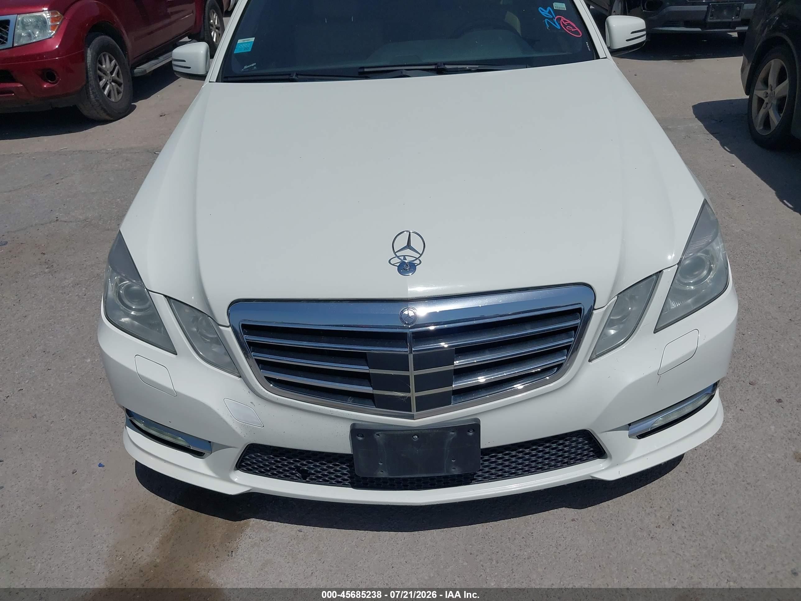 2012 Mercedes-benz E 350   White vin: WDDHF5KB8CA596122