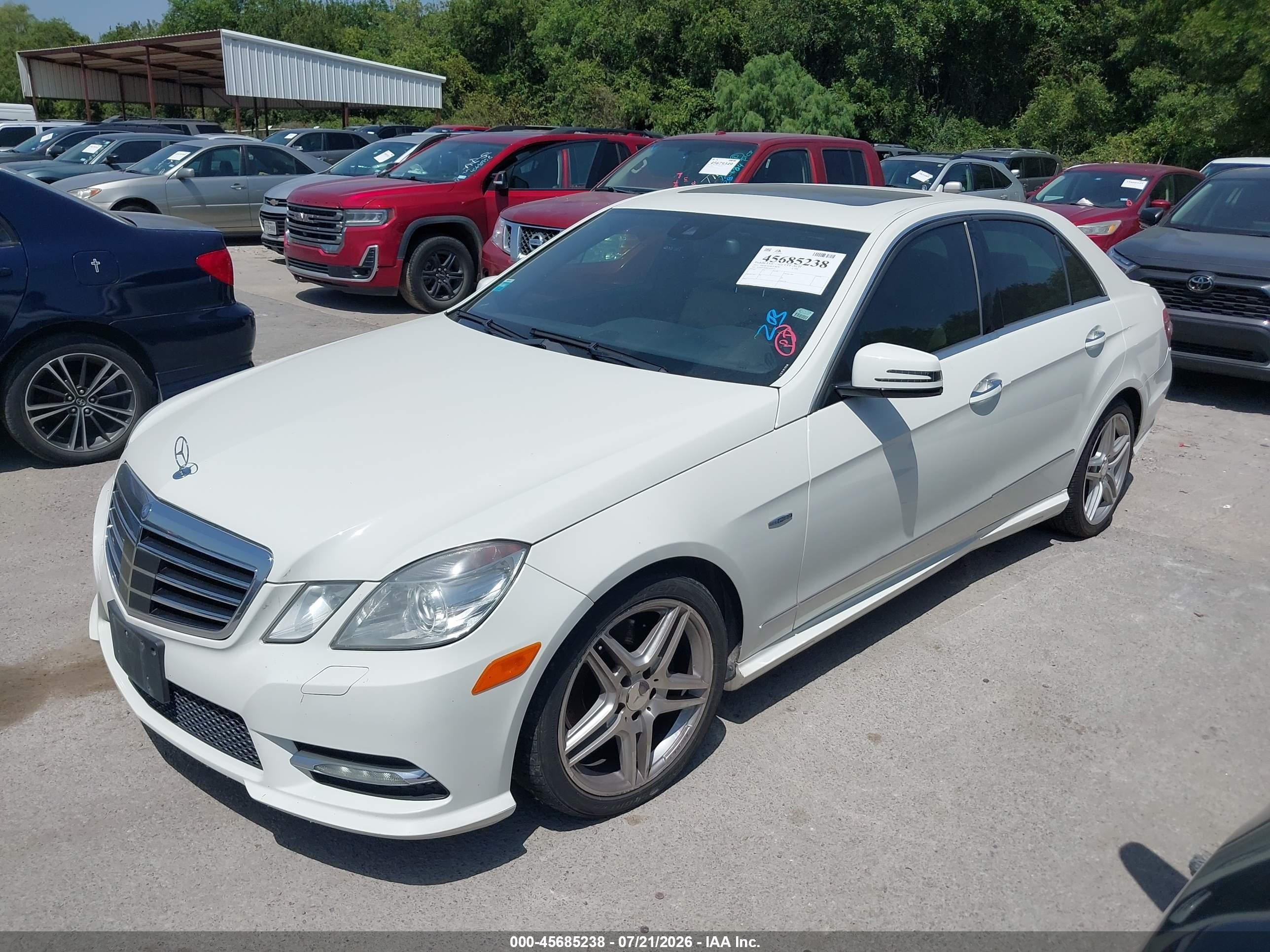 2012 Mercedes-benz E 350   White vin: WDDHF5KB8CA596122