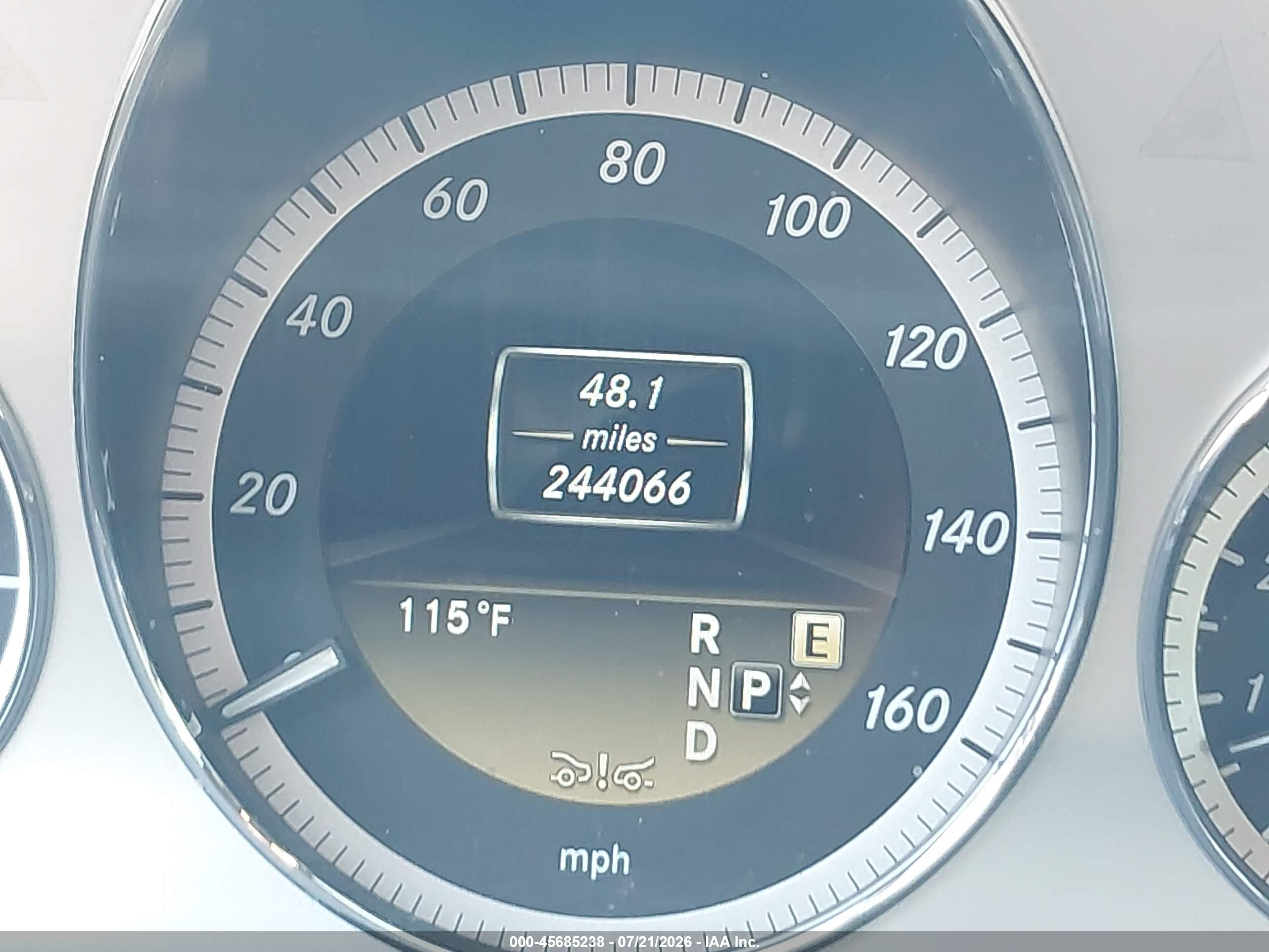 2012 Mercedes-benz E 350   White vin: WDDHF5KB8CA596122