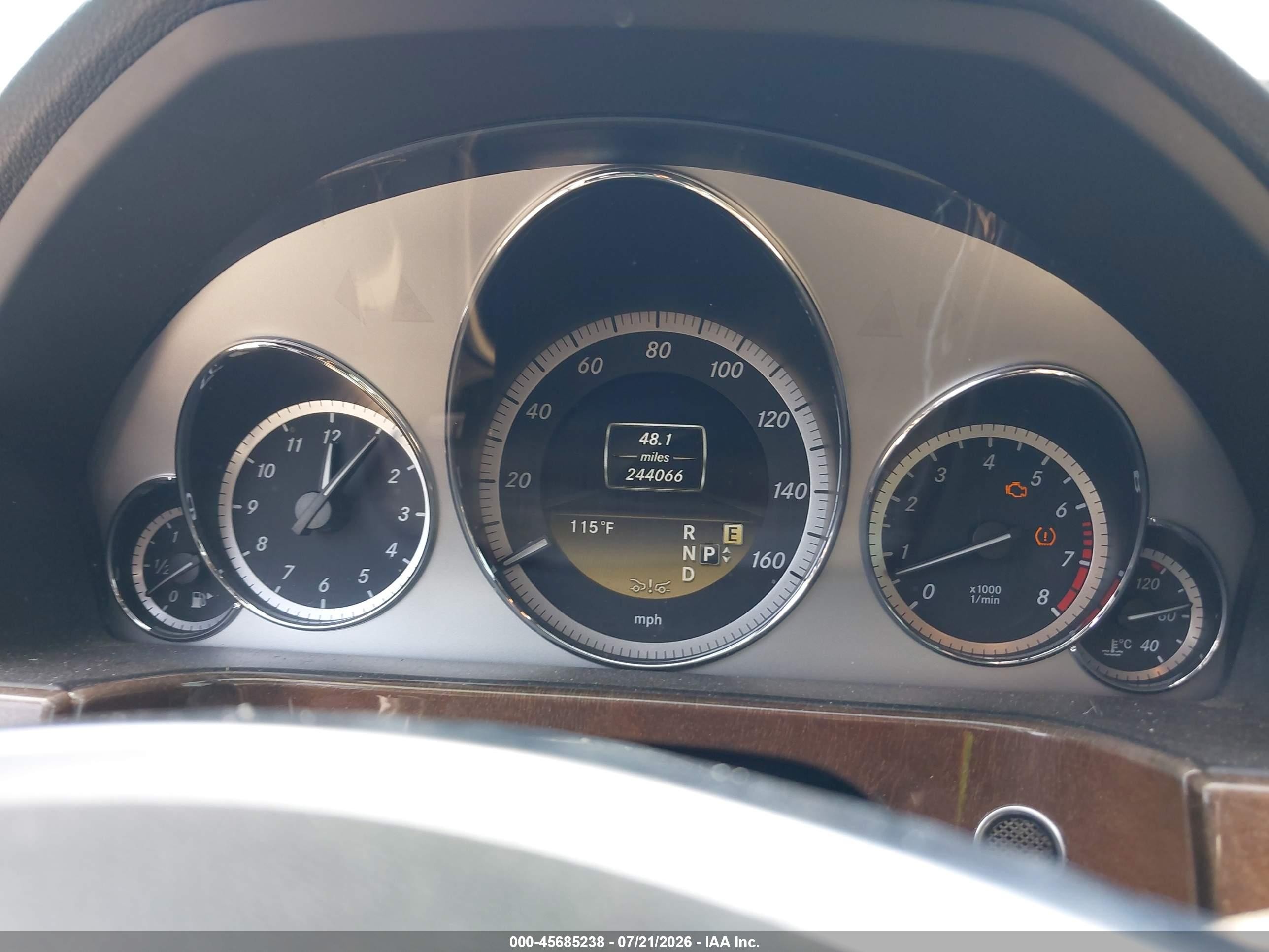 2012 Mercedes-benz E 350   White vin: WDDHF5KB8CA596122