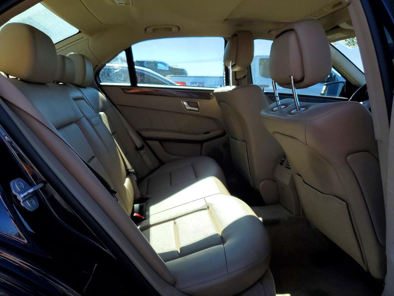 2012 Mercedes-benz E 350 Blue vin: WDDHF5KB8CA596332