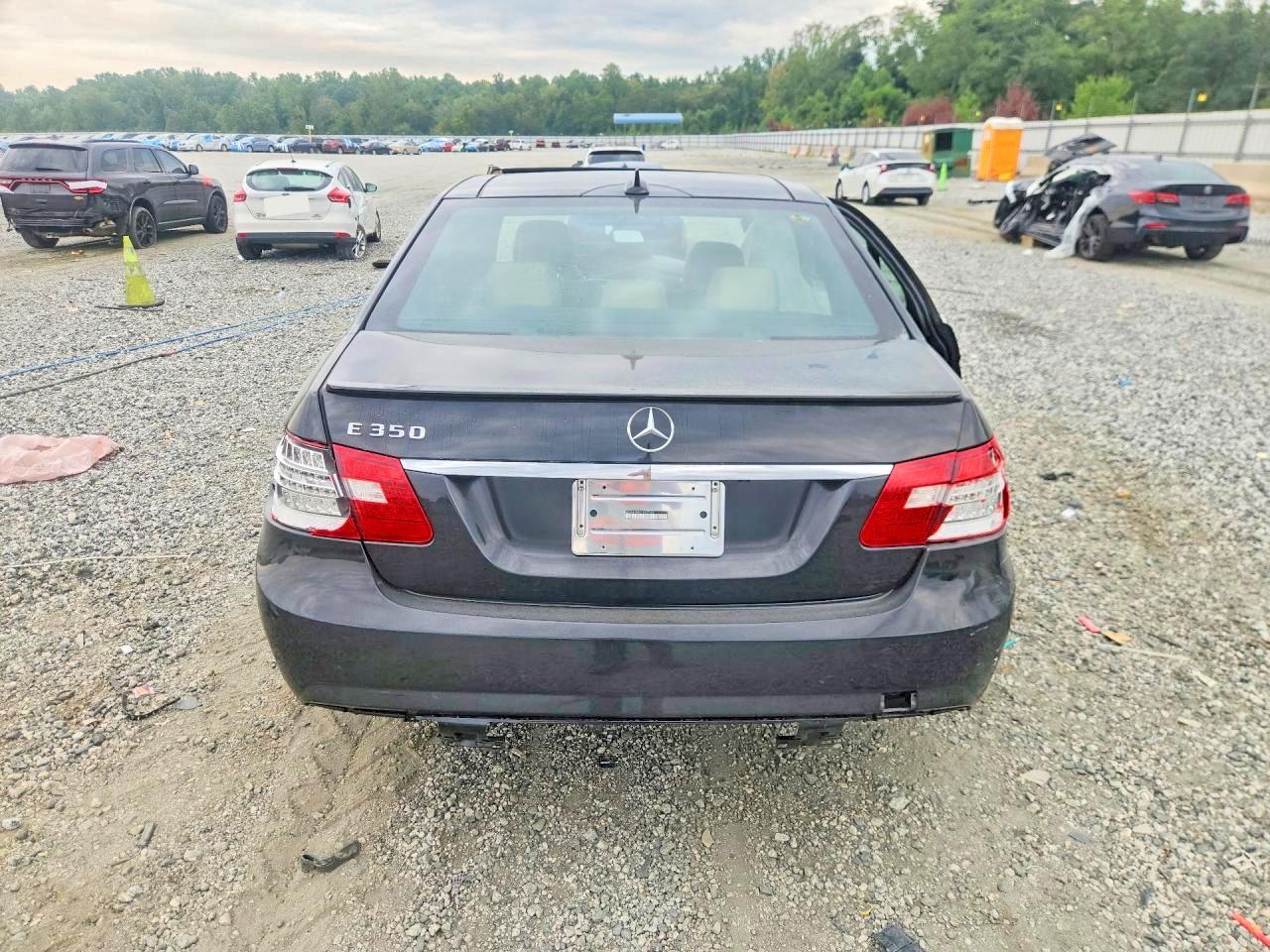 2012 Mercedes-benz E 350 Black vin: WDDHF5KB8CA607698