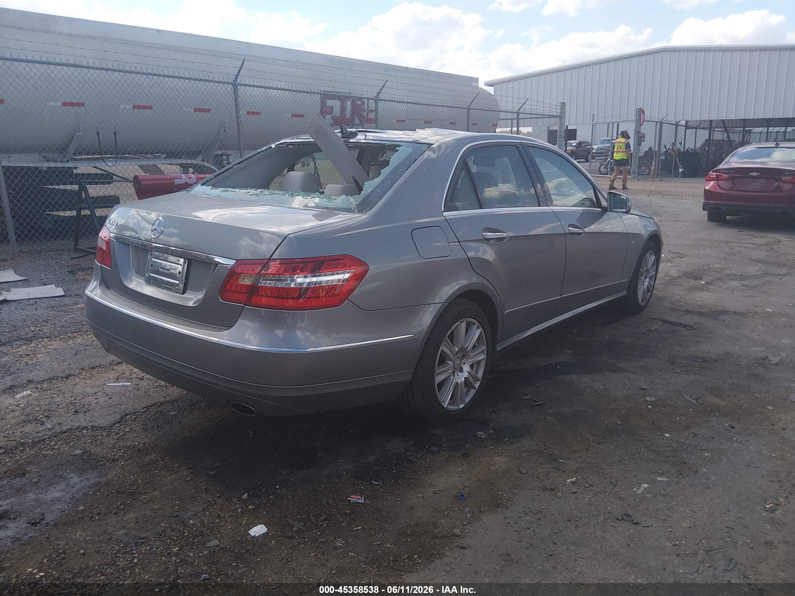 2012 Mercedes-benz E 350   Silver vin: WDDHF5KB8CA608916