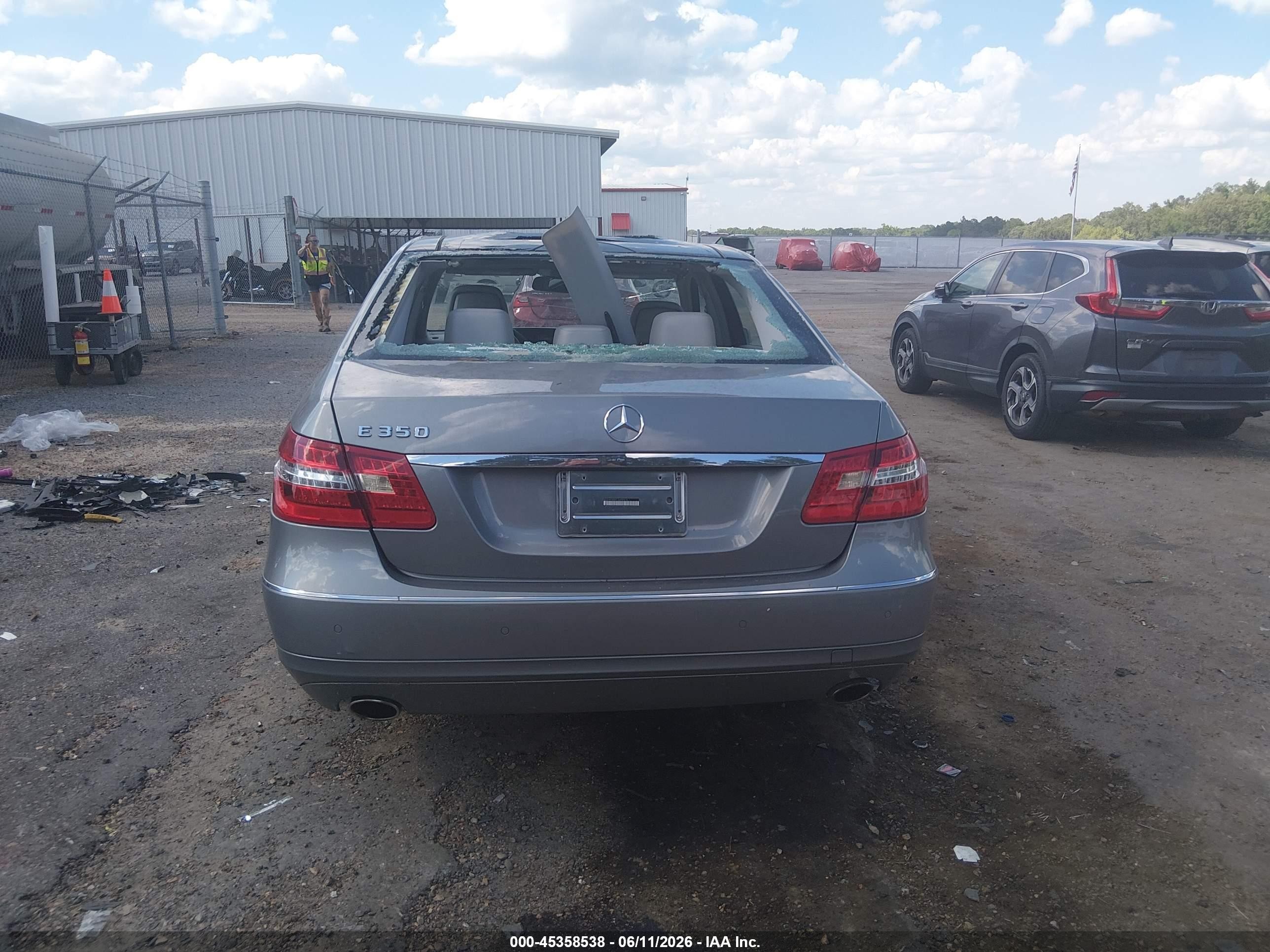 2012 Mercedes-benz E 350   Silver vin: WDDHF5KB8CA608916