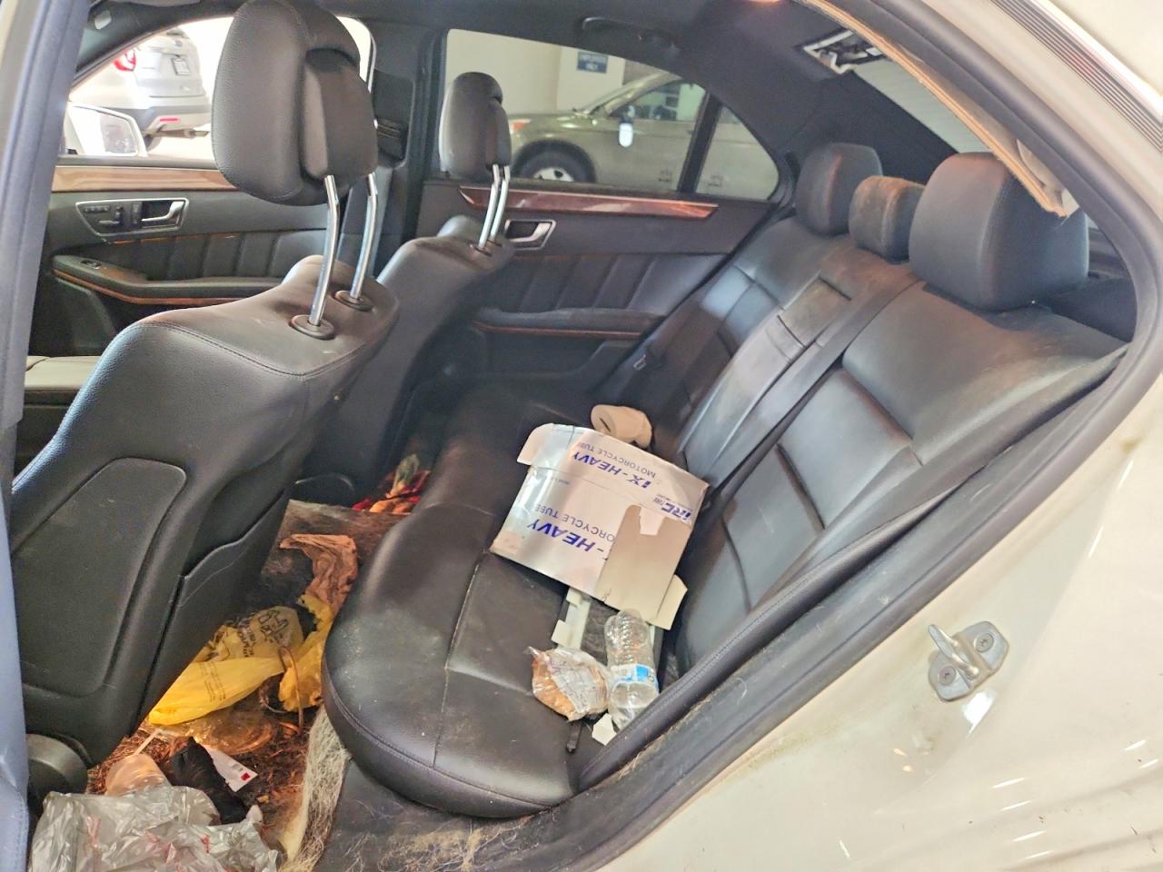 2012 Mercedes-benz E 350 White vin: WDDHF5KB8CA627224