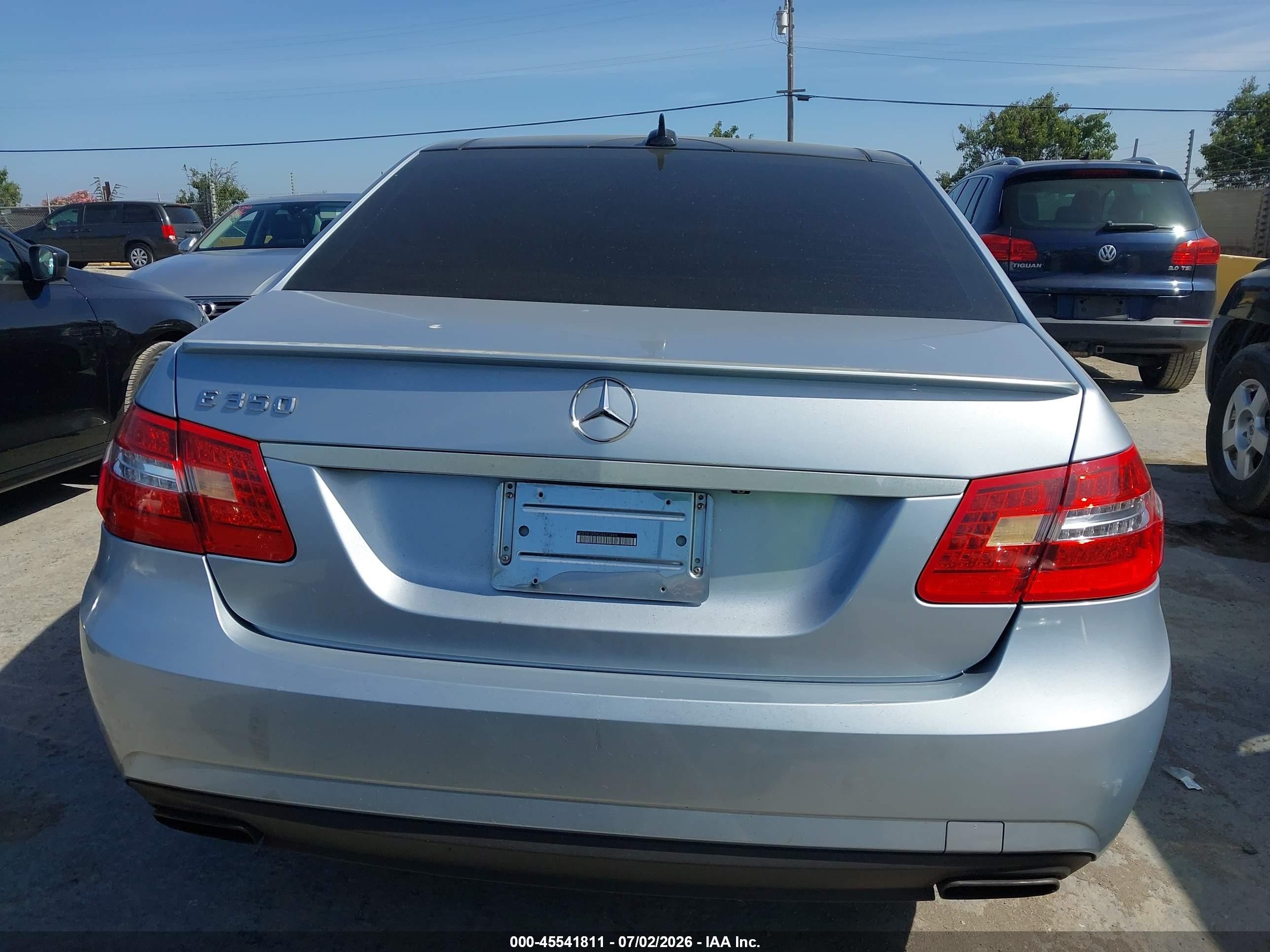 2013 Mercedes-benz E 350   Light Blue vin: WDDHF5KB8DA671466