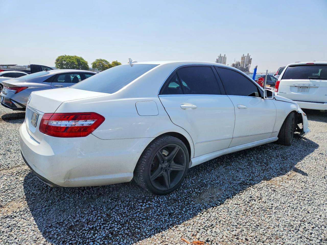 2013 Mercedes-benz E 350 White vin: WDDHF5KB8DA704353