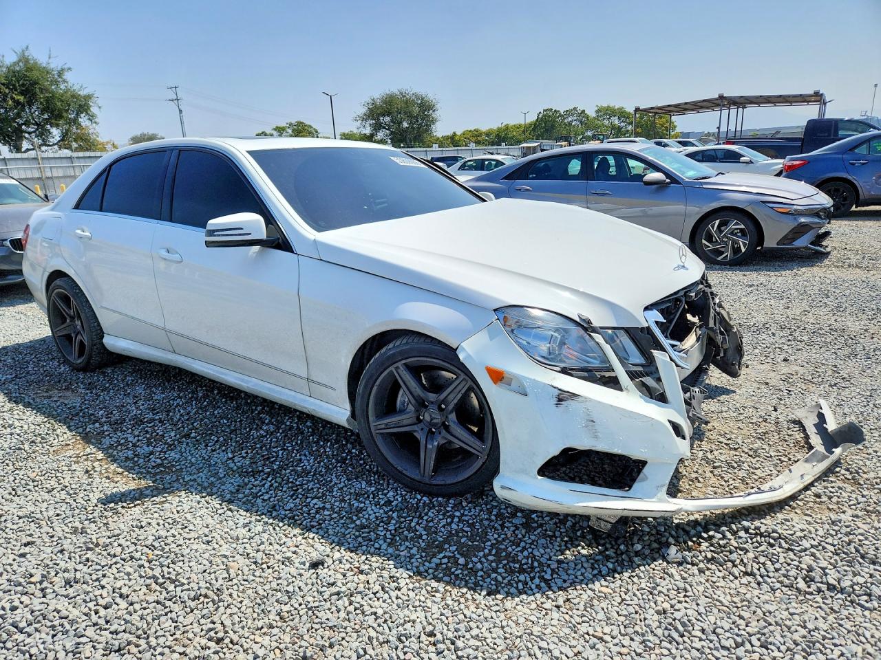 2013 Mercedes-benz E 350 White vin: WDDHF5KB8DA704353