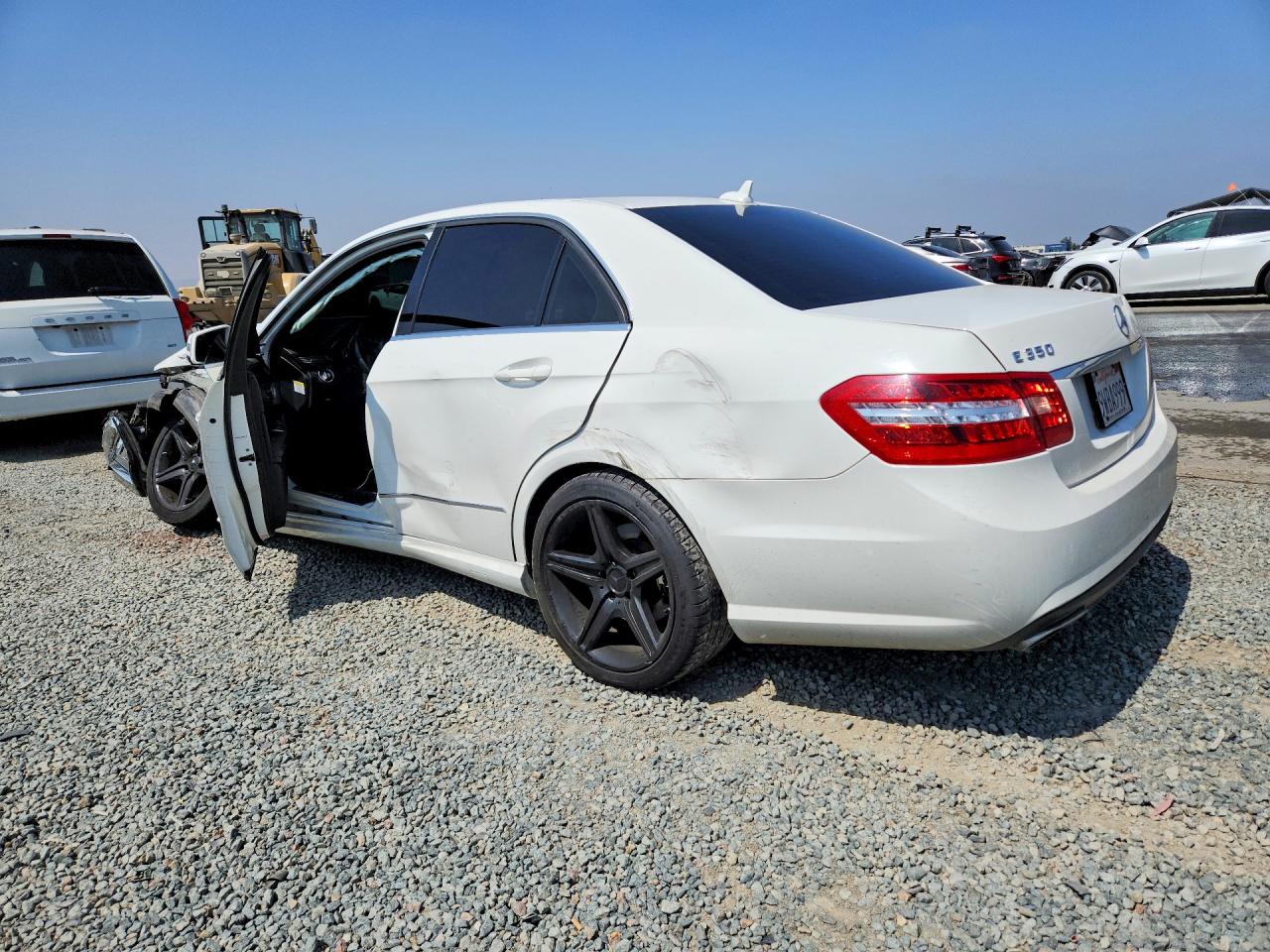 2013 Mercedes-benz E 350 White vin: WDDHF5KB8DA704353