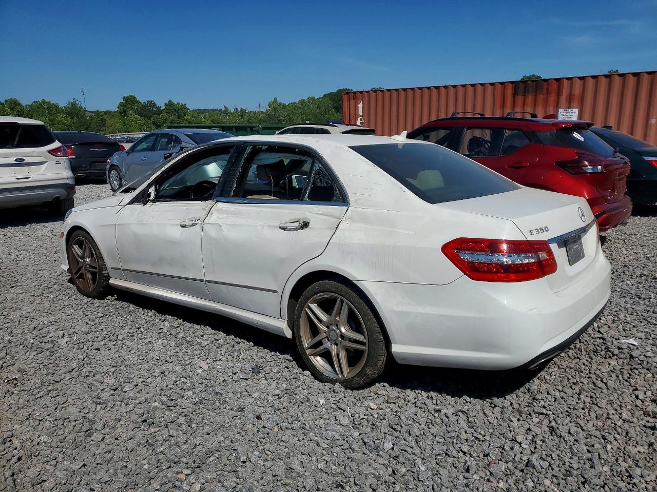 2013 Mercedes-benz E 350 White vin: WDDHF5KB8DA725834