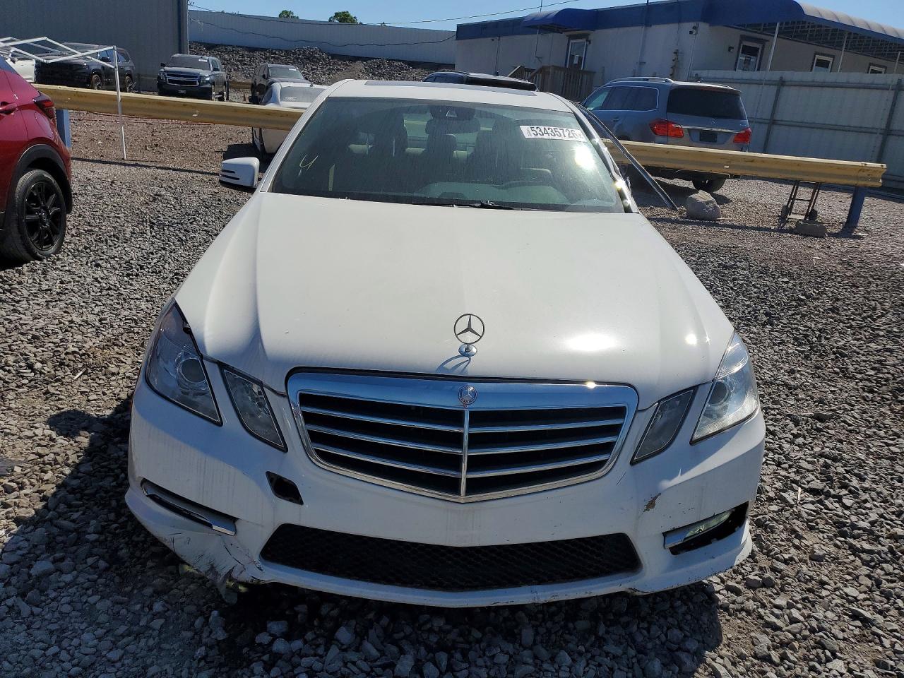 2013 Mercedes-benz E 350 White vin: WDDHF5KB8DA725834